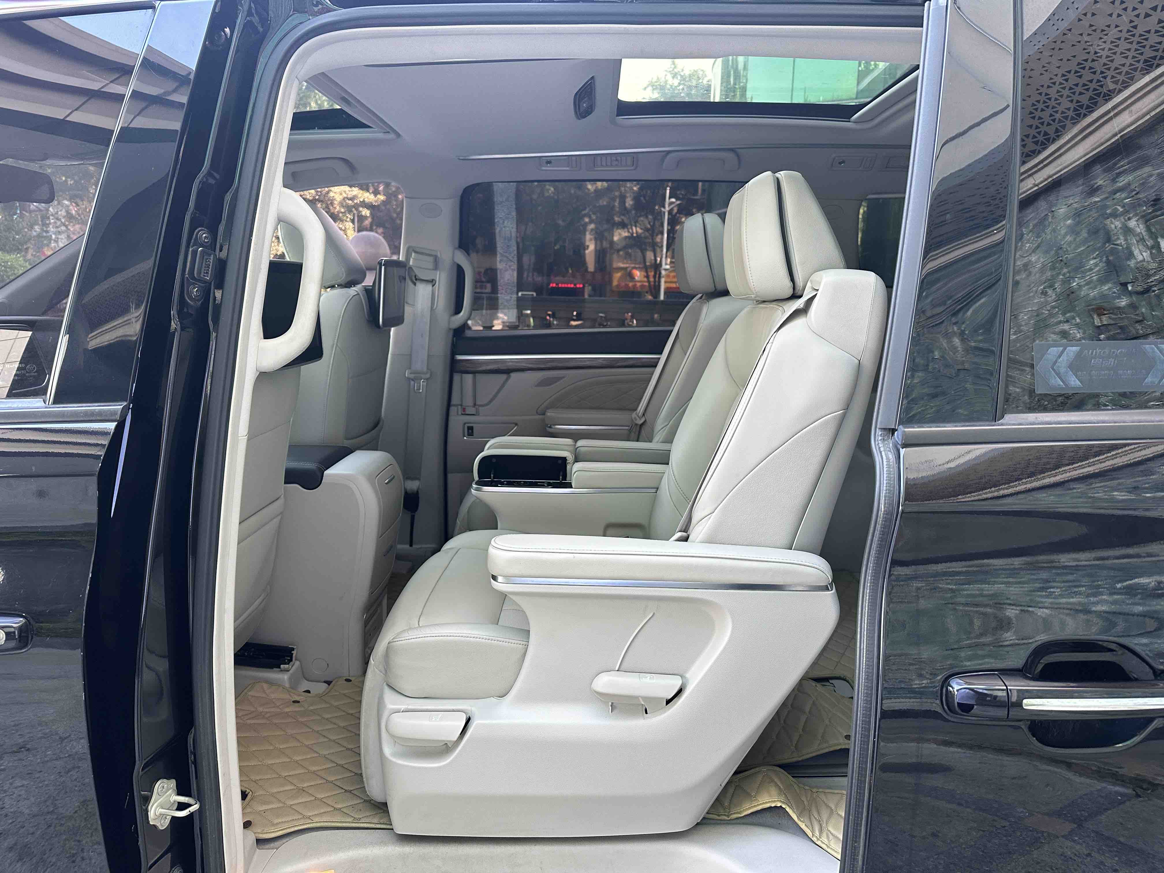 GAC Trumpchi M8 2019 car image #9