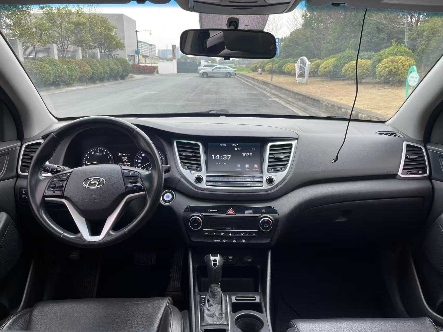 Hyundai Tucson 2017 immagine di auto #9