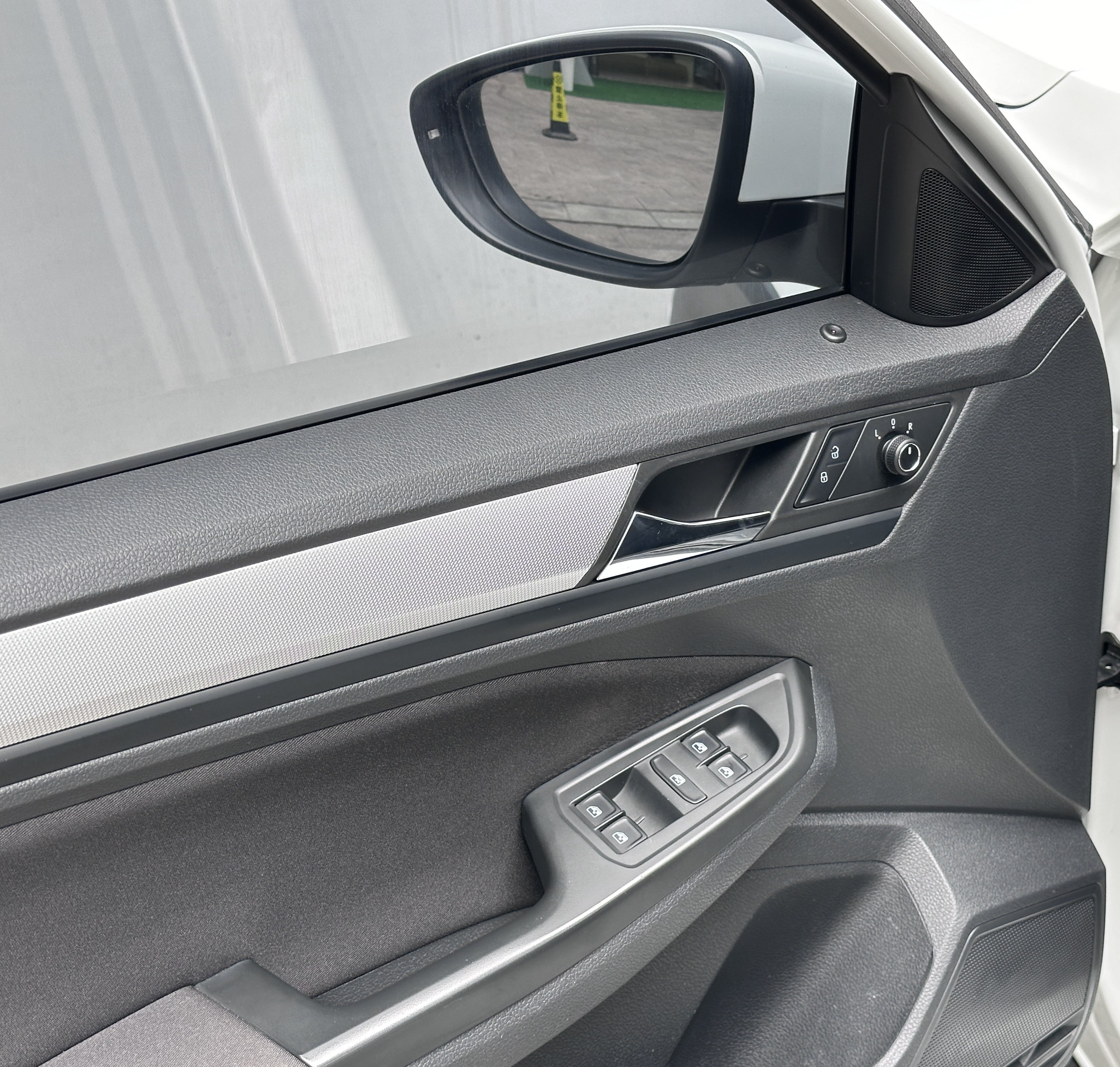 Volkswagen C-Trek 2018 immagine di auto #9