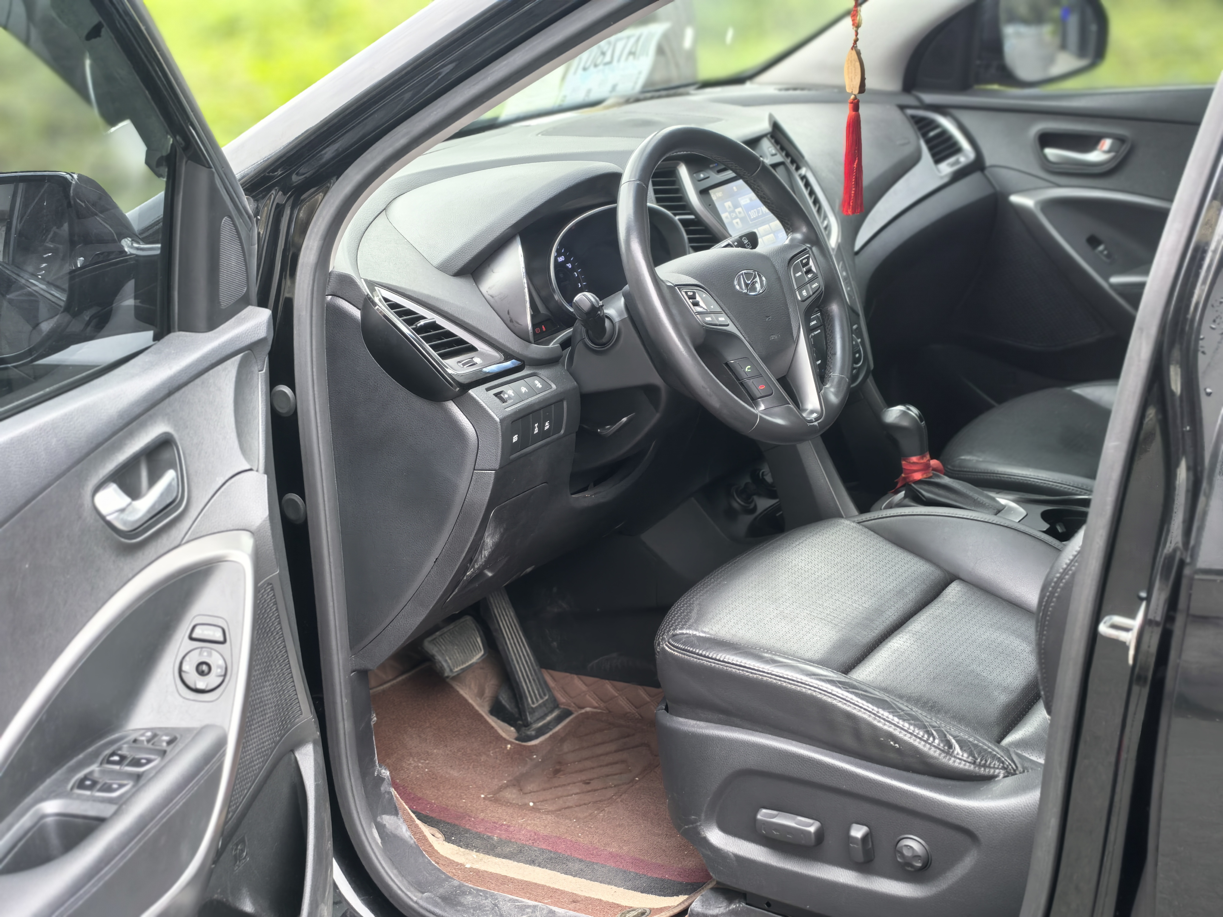 Hyundai Grand Santa Fe 2013 car image #9