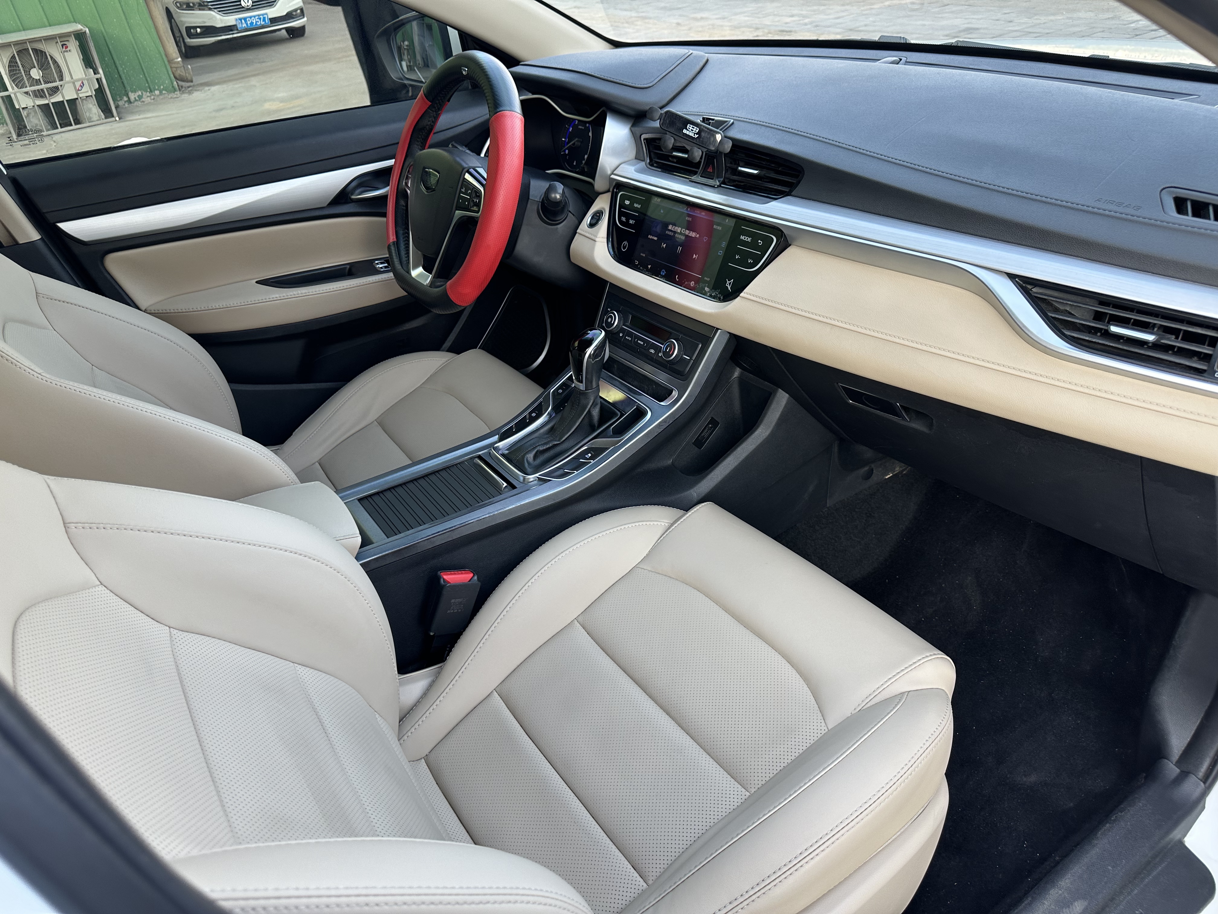GEELY Emgrand 2018 car image #9