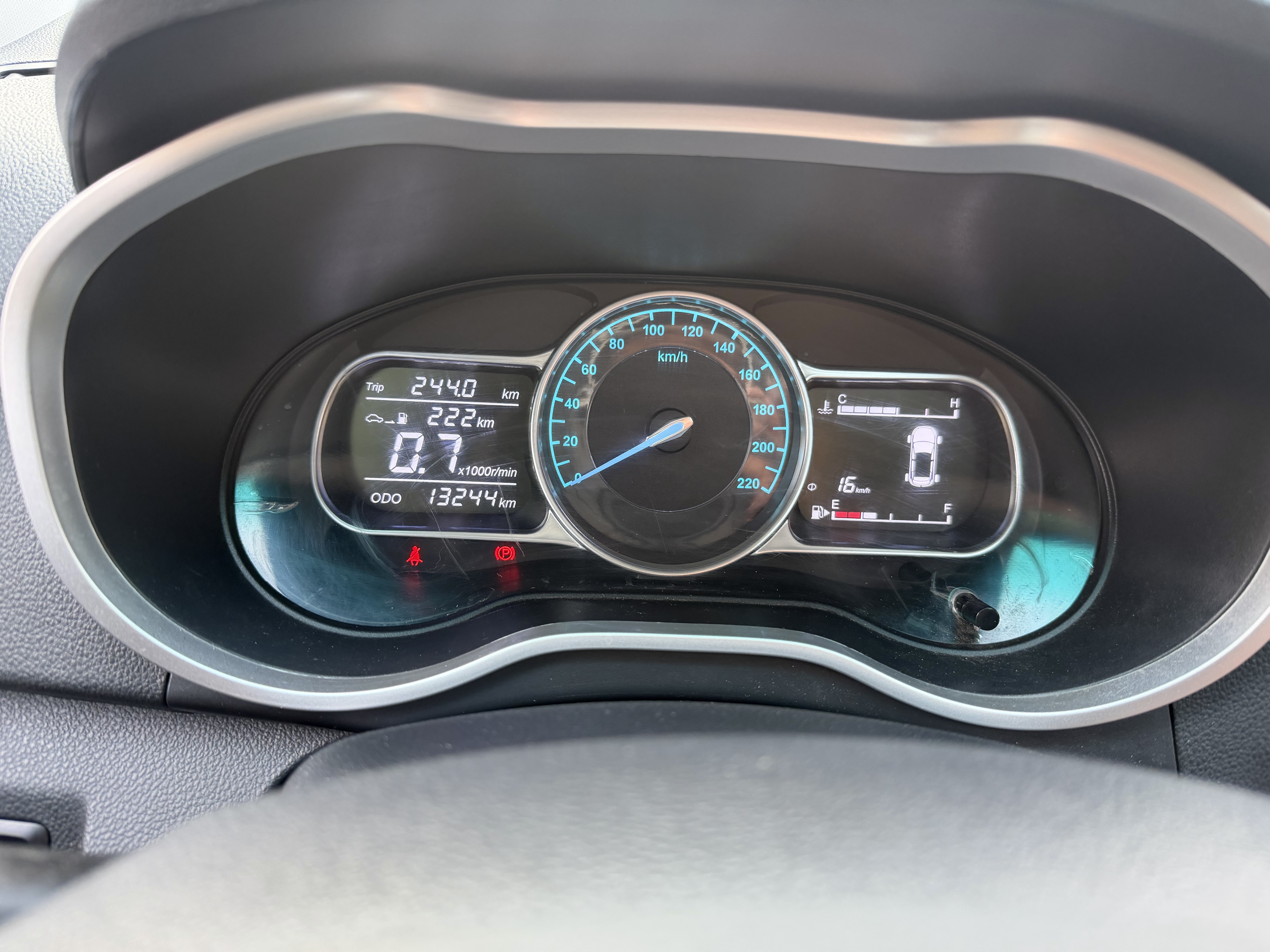 SWM斯威汽车 SWM斯威X3 2019 汽车图片 #9