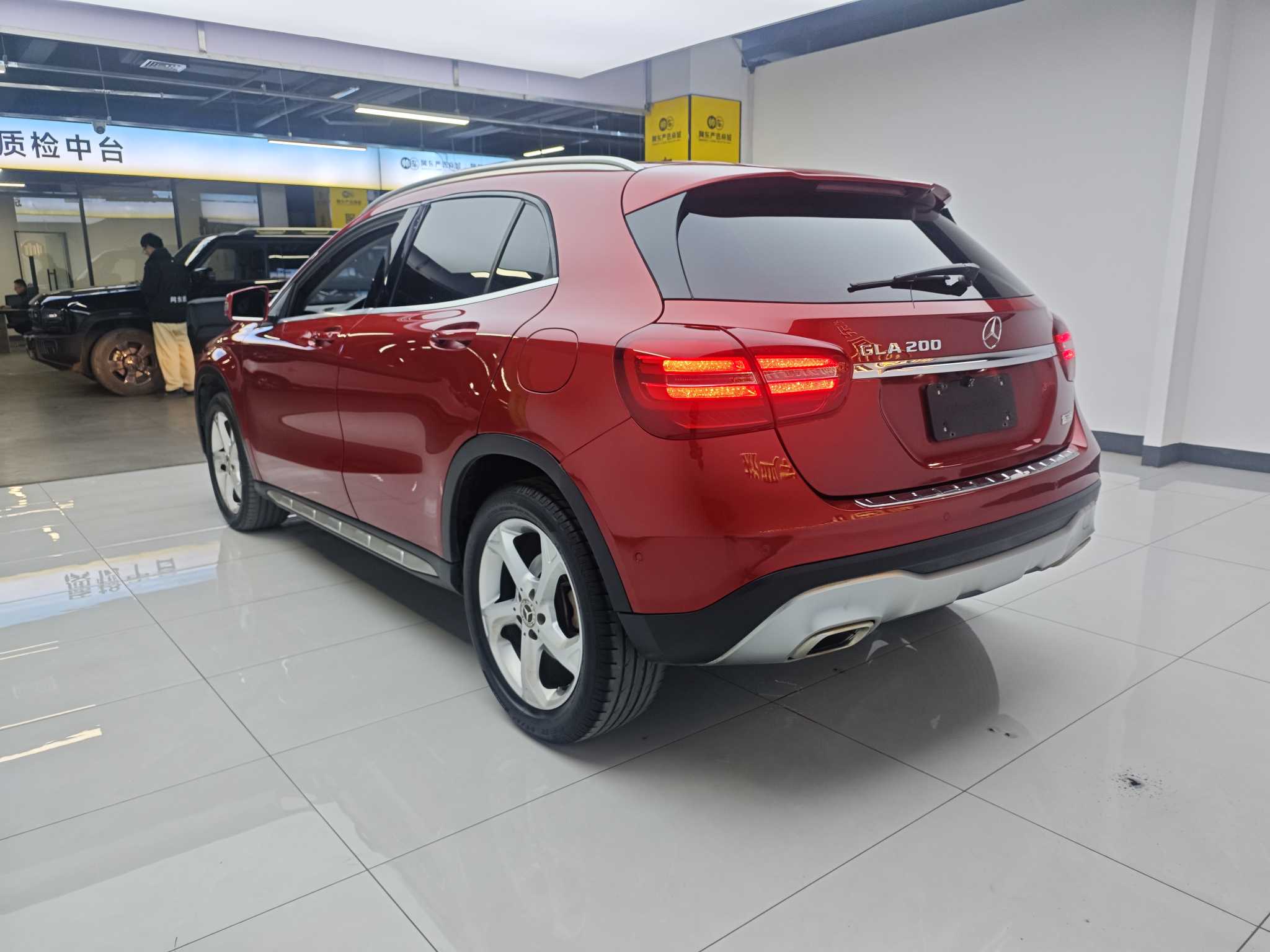 Mercedes-Benz GLA Class 2019 car image #9