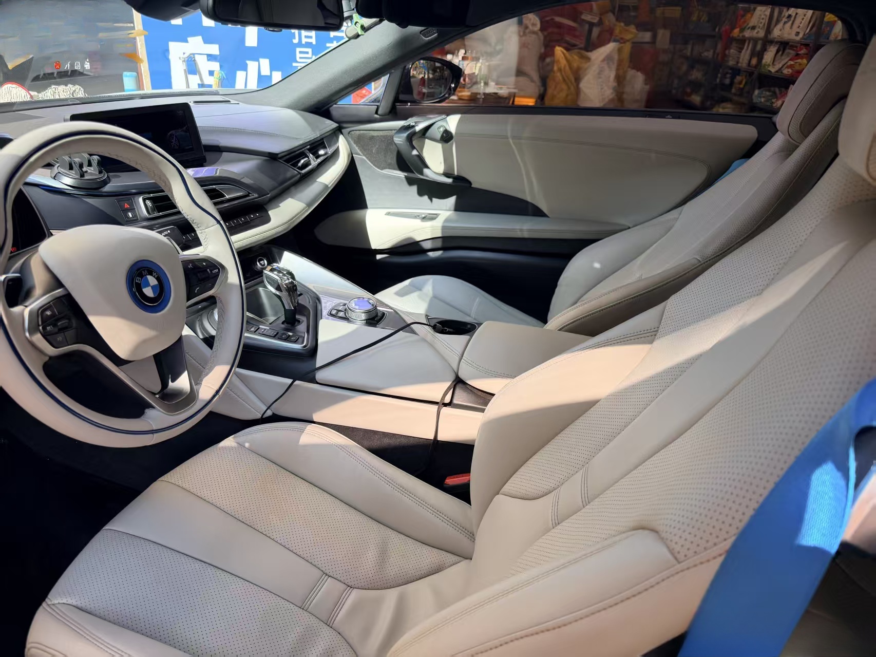 BMW i8 2015 car image #9