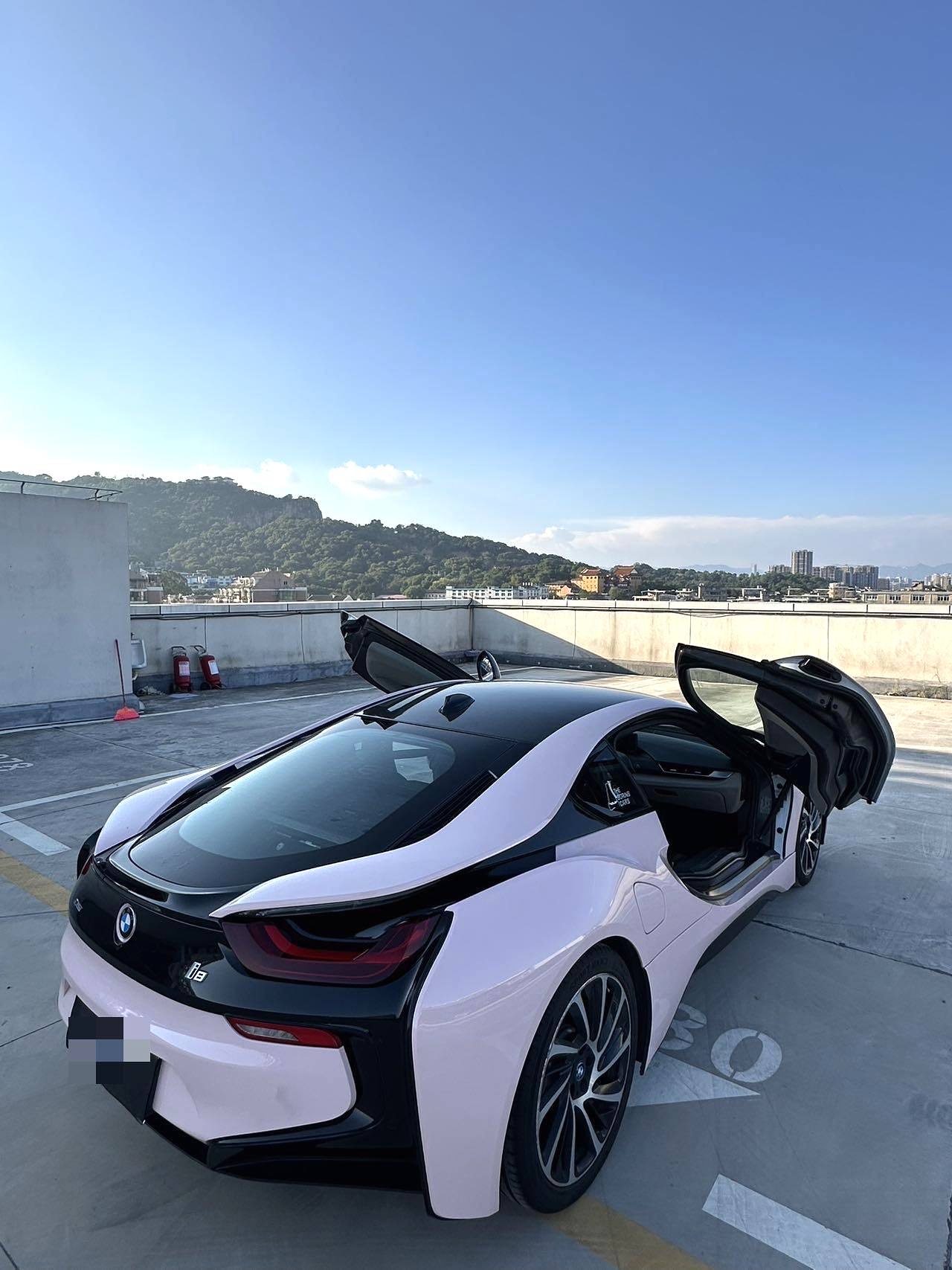BMW i8 2015 صورة سيارة #9
