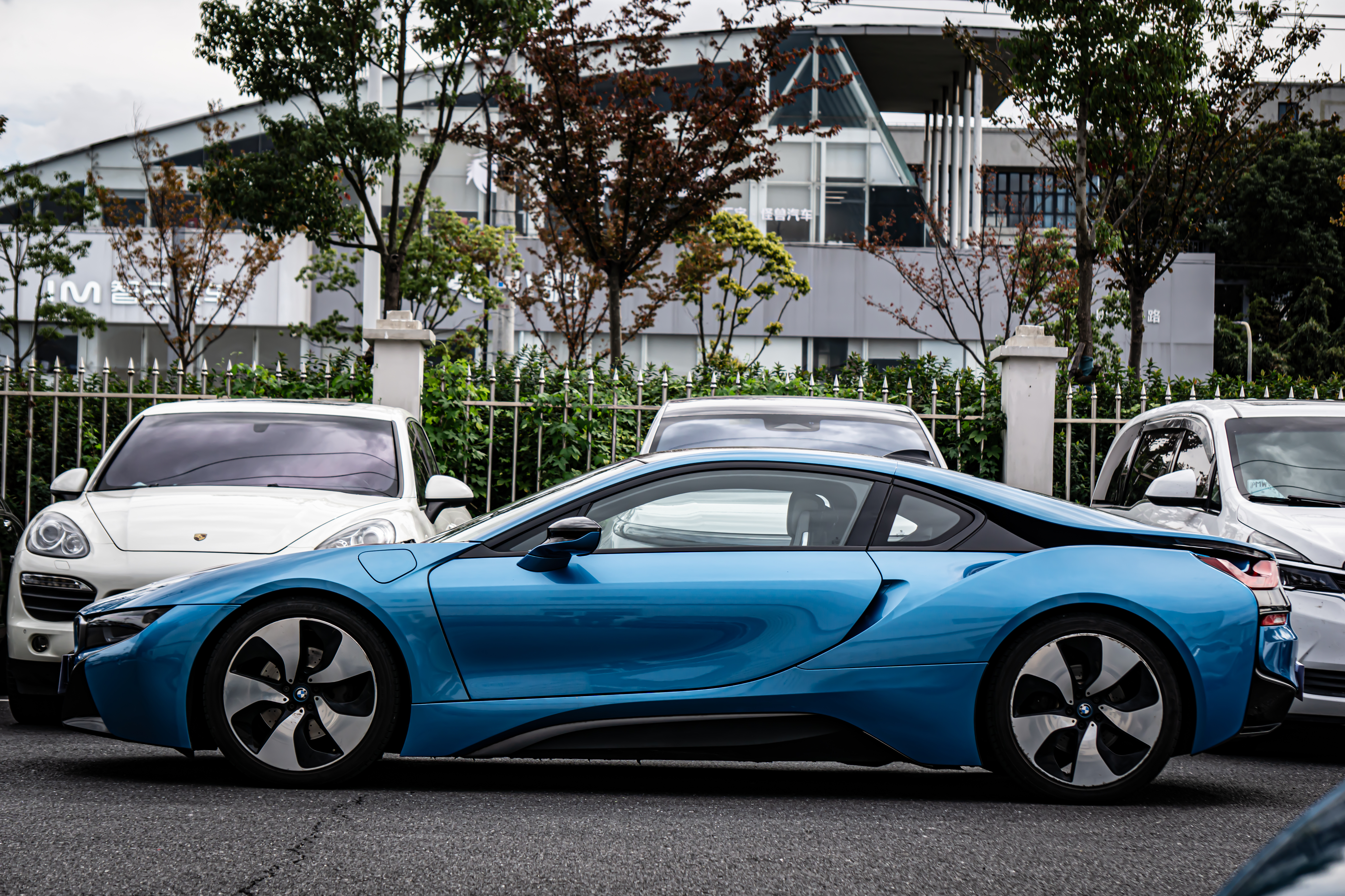 BMW i8 2015 car image #9