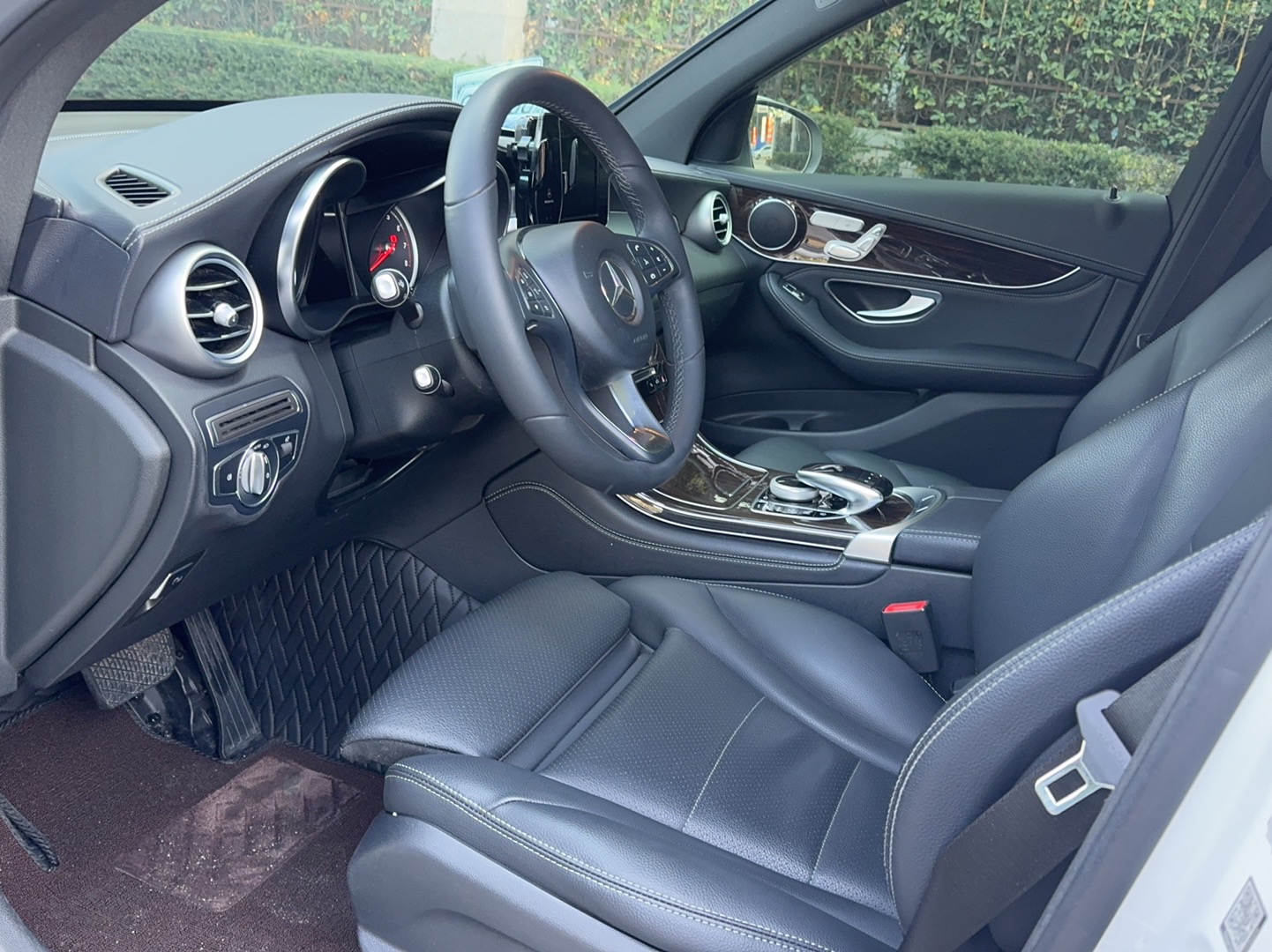 Mercedes-Benz GLC Class 2018 immagine di auto #9