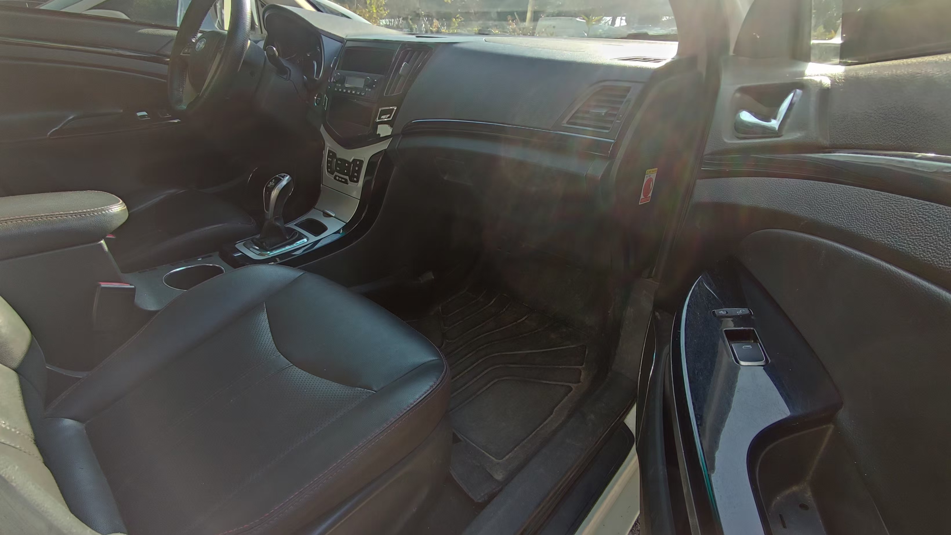 BYD e5 2019 car image #9