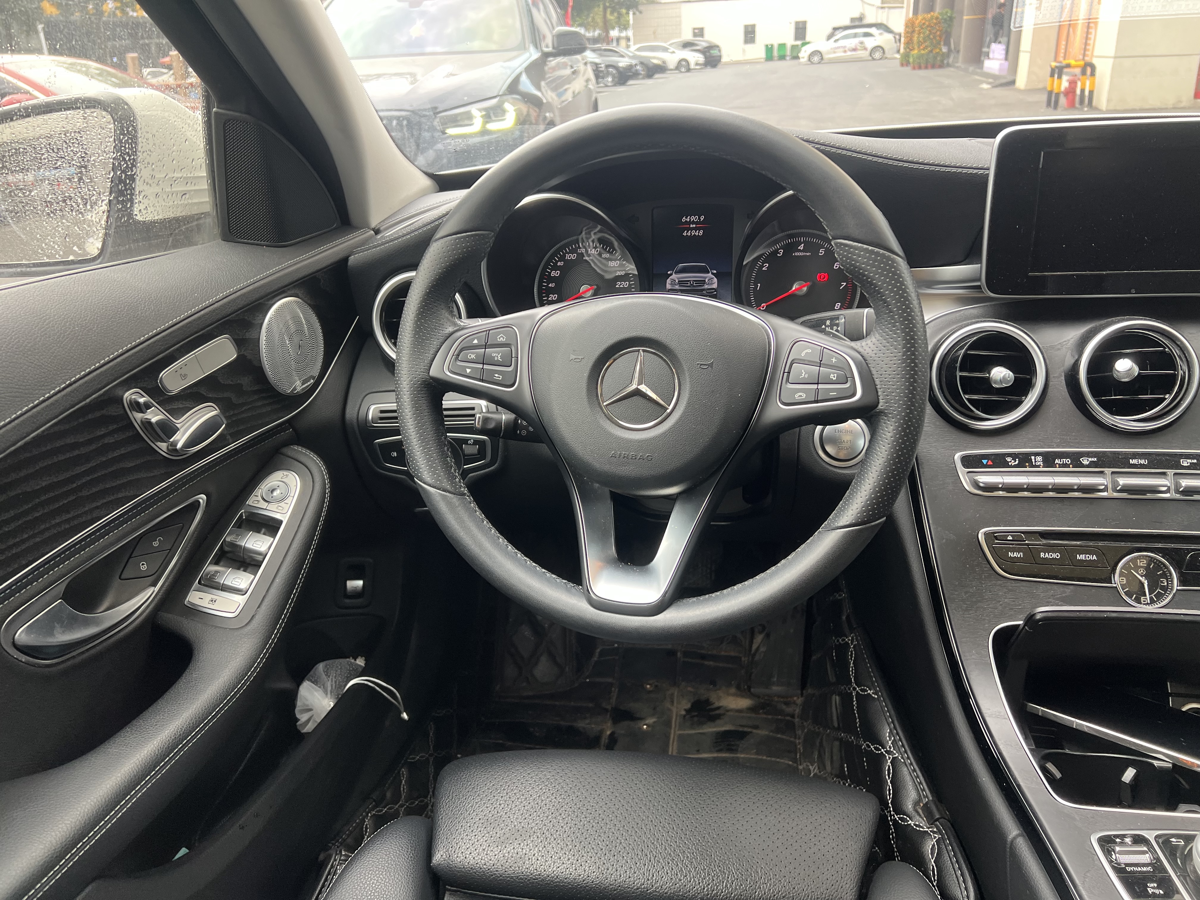 Mercedes-Benz C Class 2018 car image #9