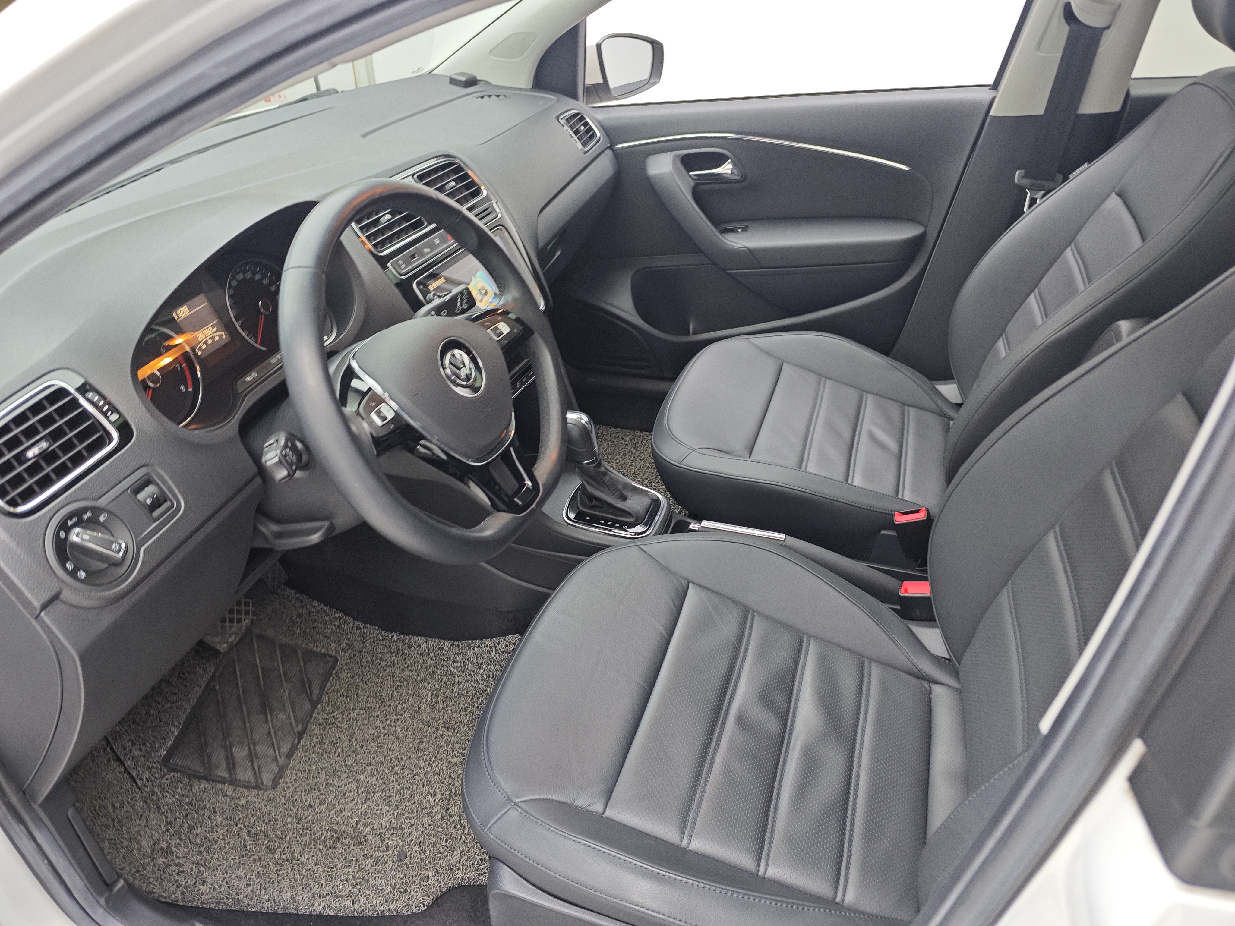 Volkswagen Polo 2019 #9 Volkswagen Polo 2019 car image #9
