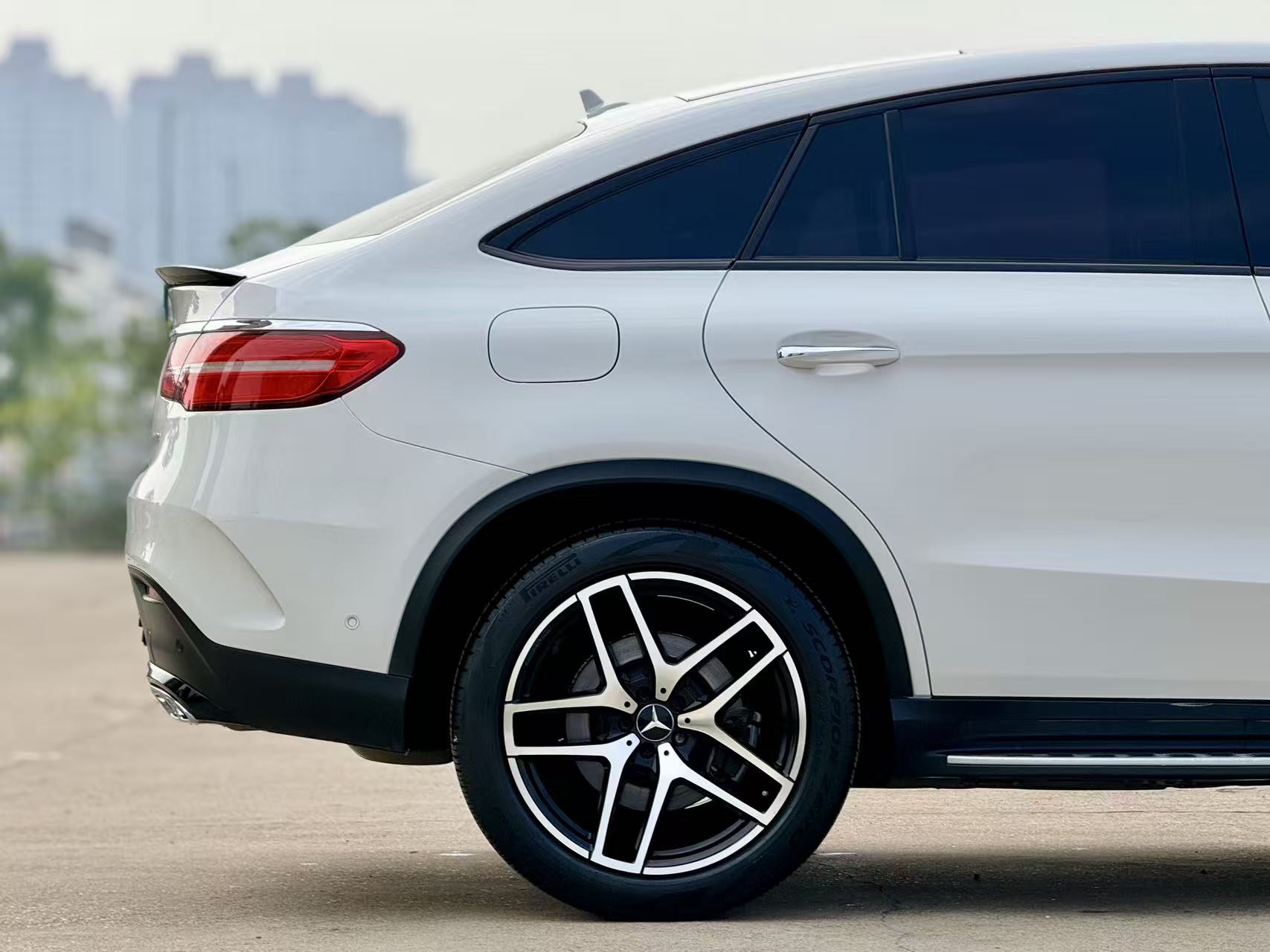 Mercedes-Benz GLE Coupe AMG 2018 car image #9
