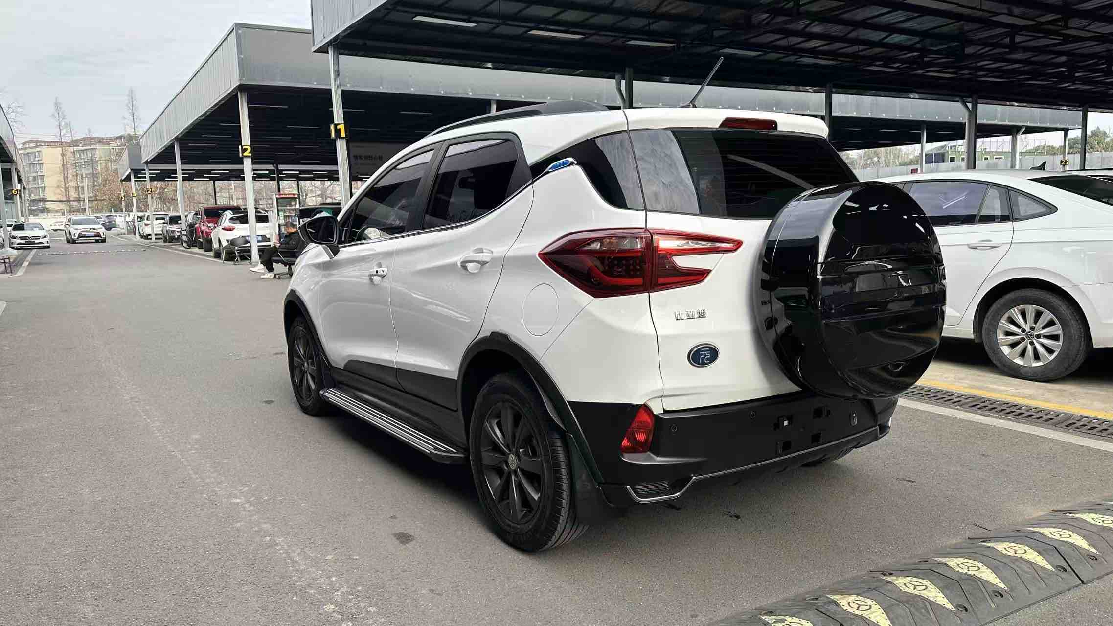 BYD Yuan New Energy 2018 car image #9