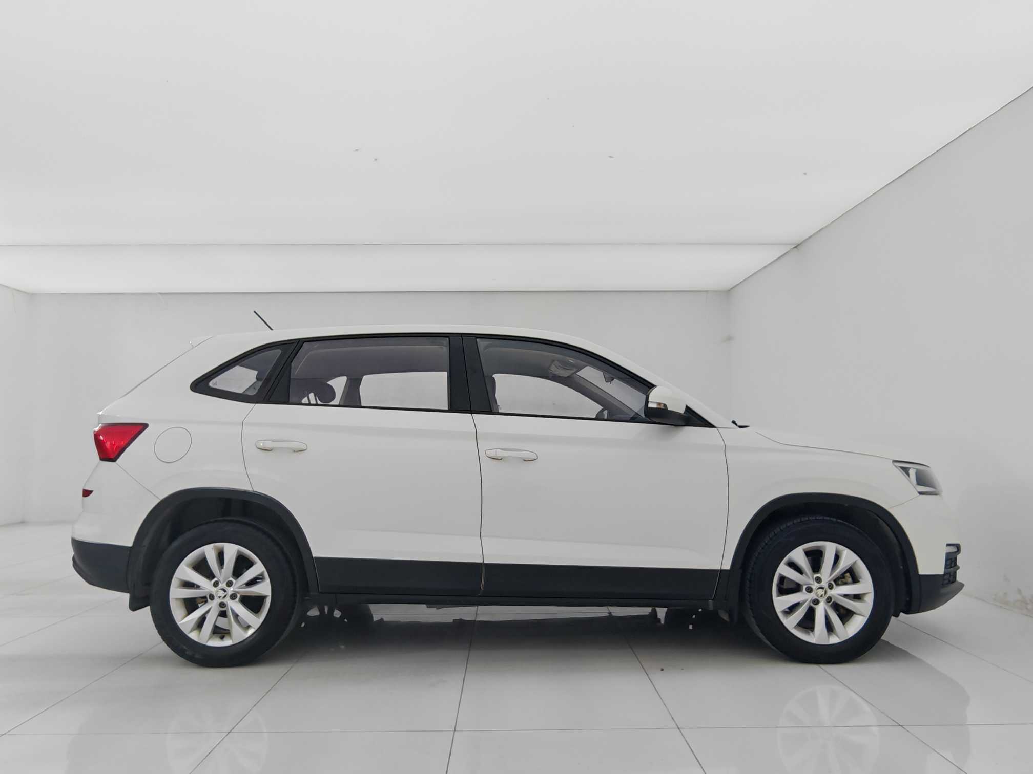 Skoda Kamiq 2019 car image #9