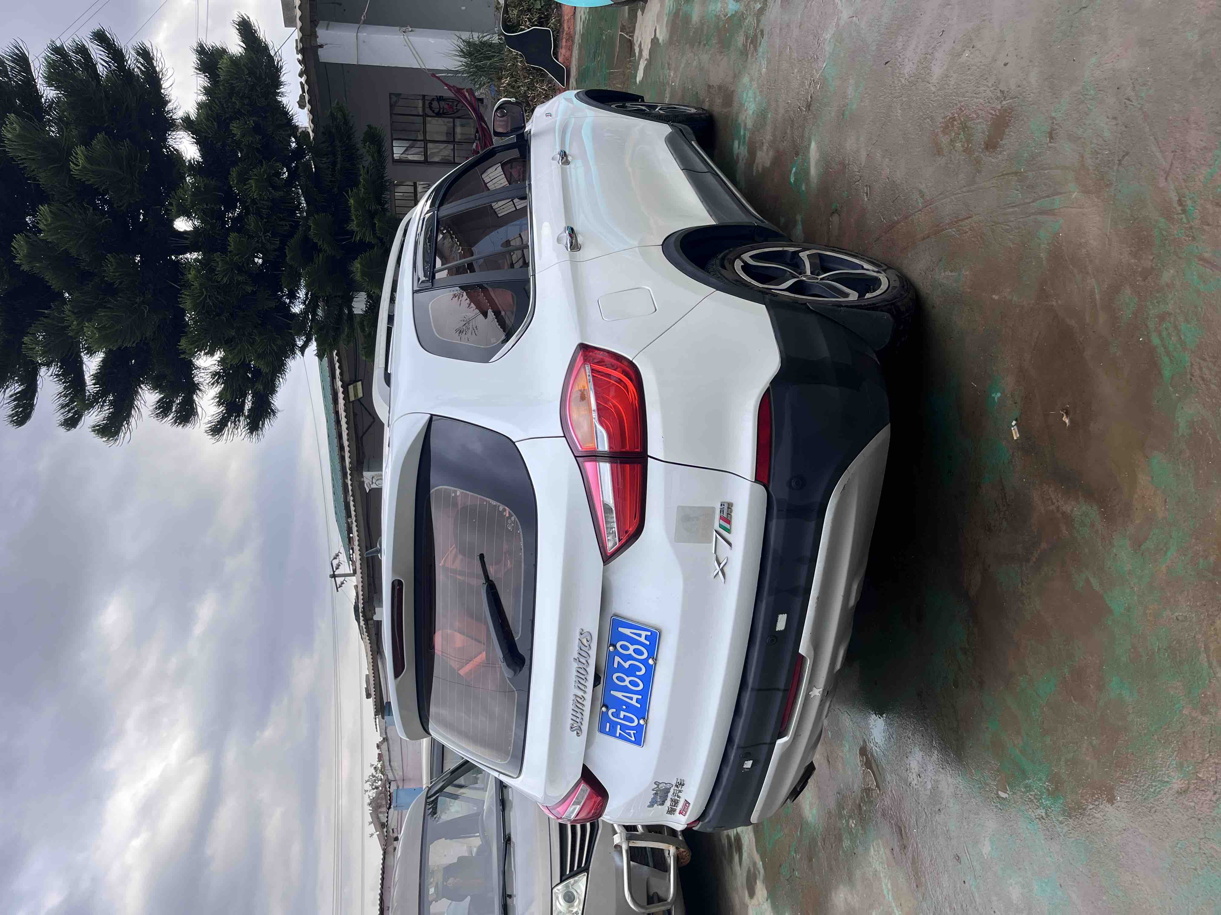 SWM X7 2018 immagine di auto #9