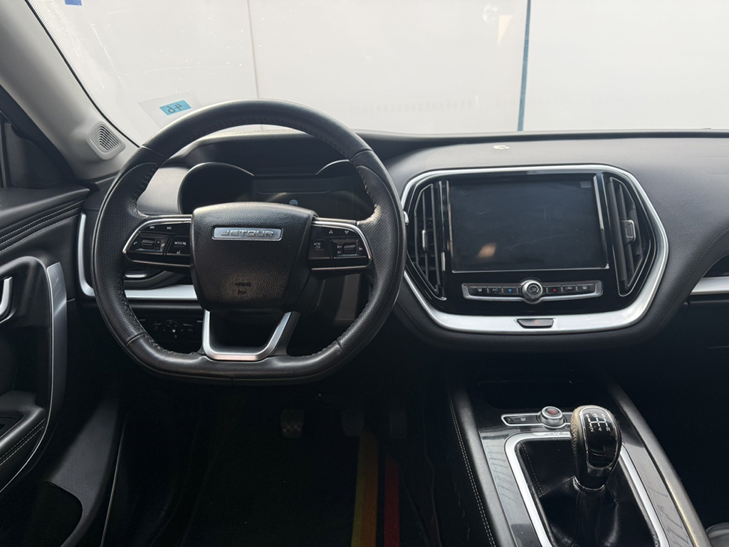 X70 2019 car image #9