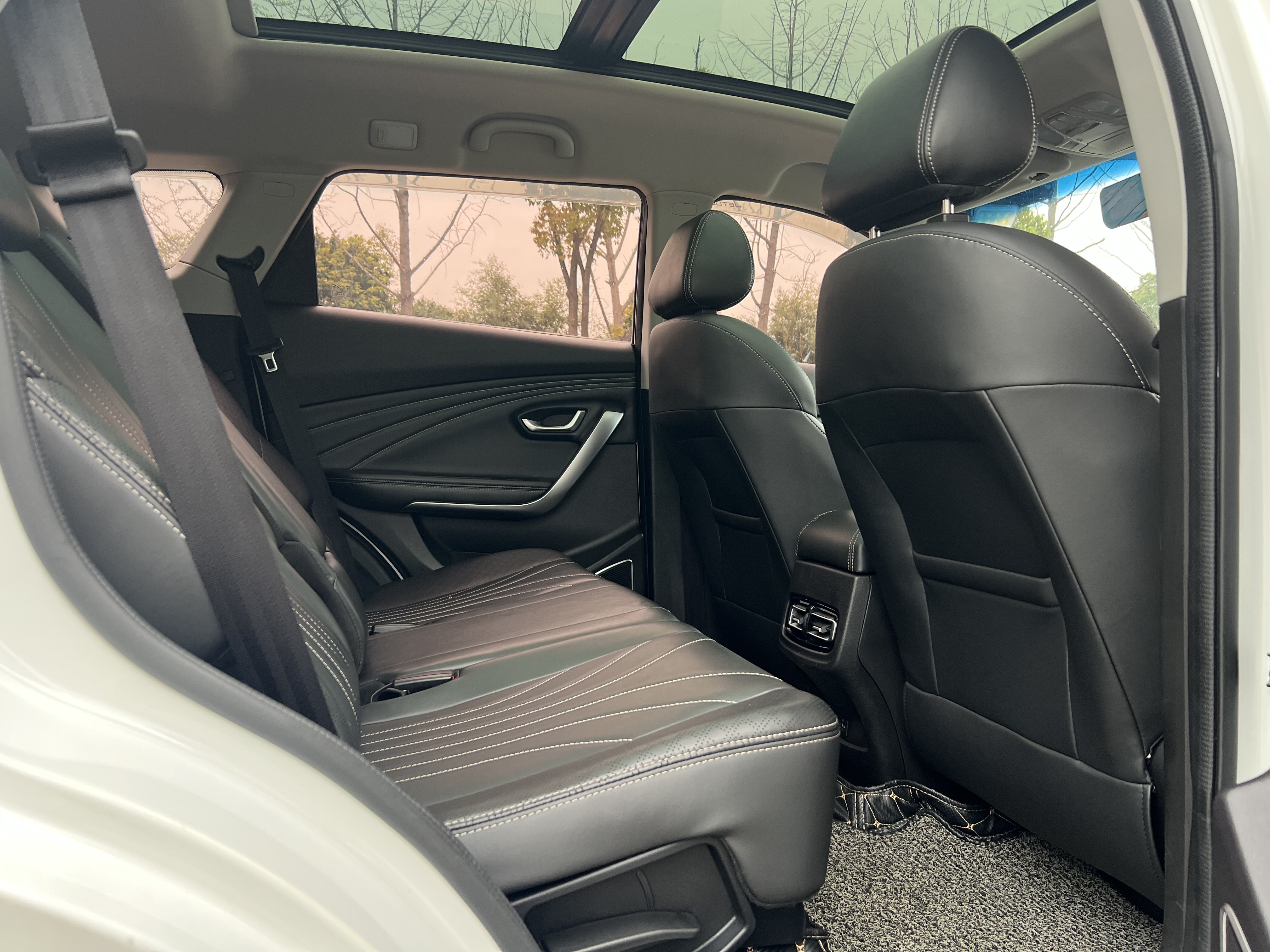 X70 2018 #9 X70 2018 car image #9