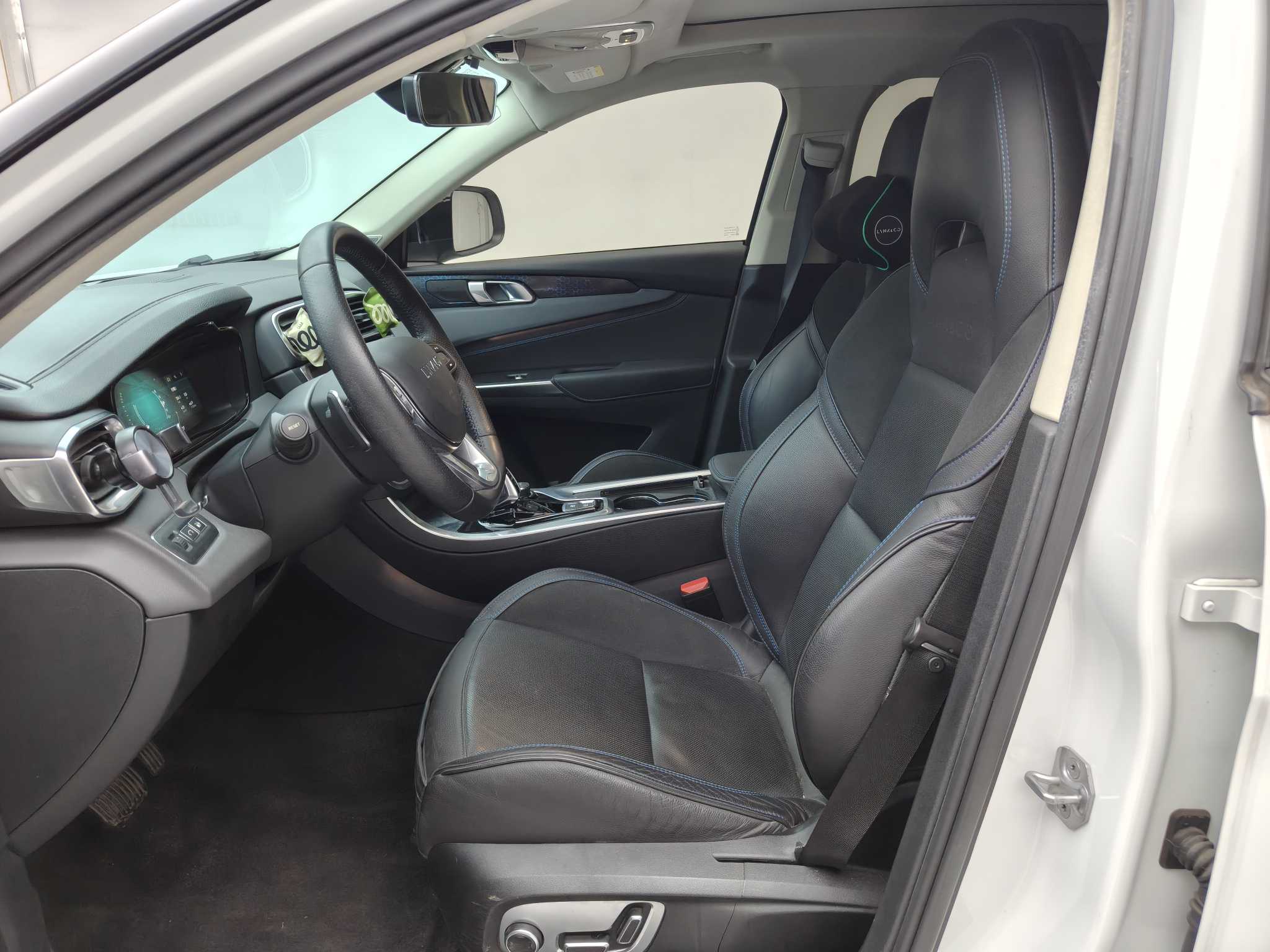 Lynk & Co 01 EM-P 2018 car image #9