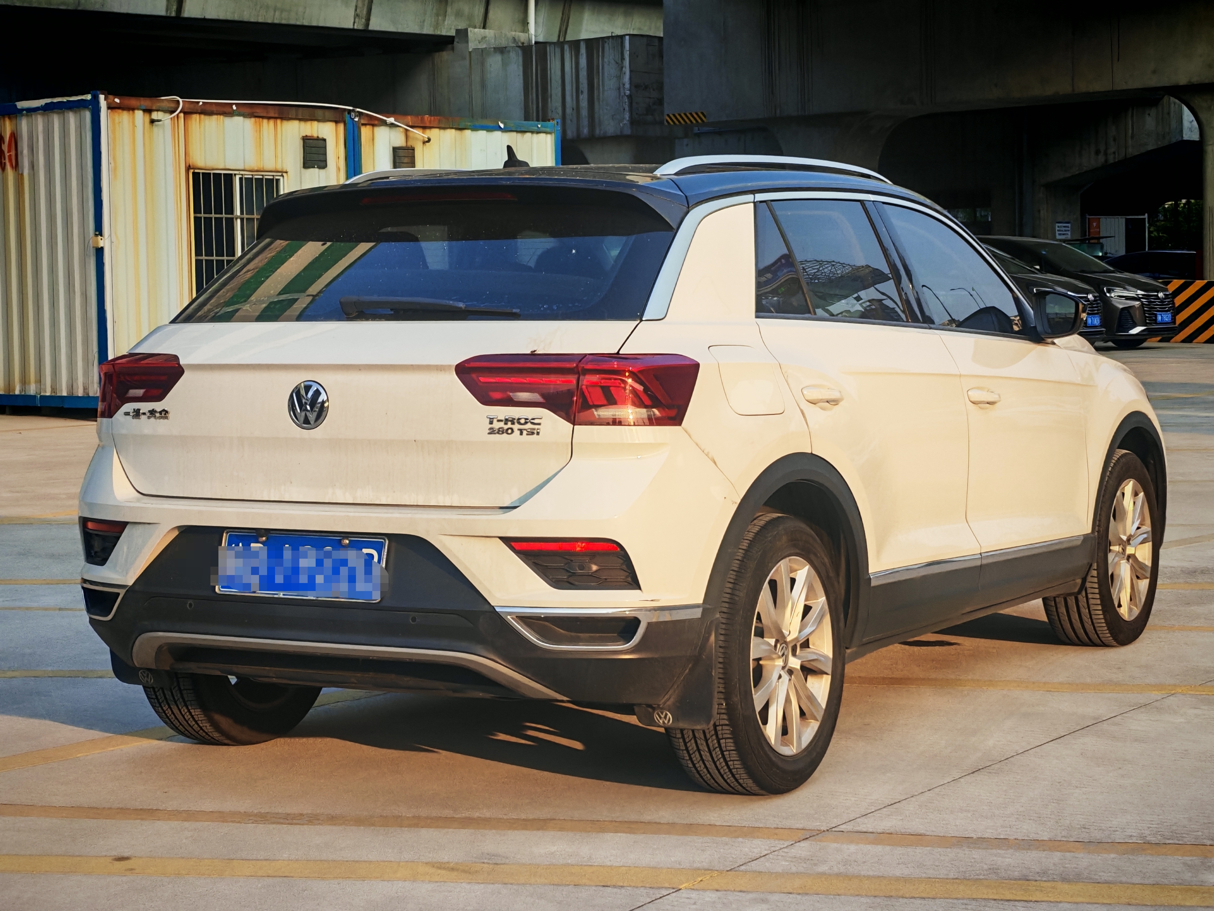 Volkswagen T-Roc 2019 car image #9