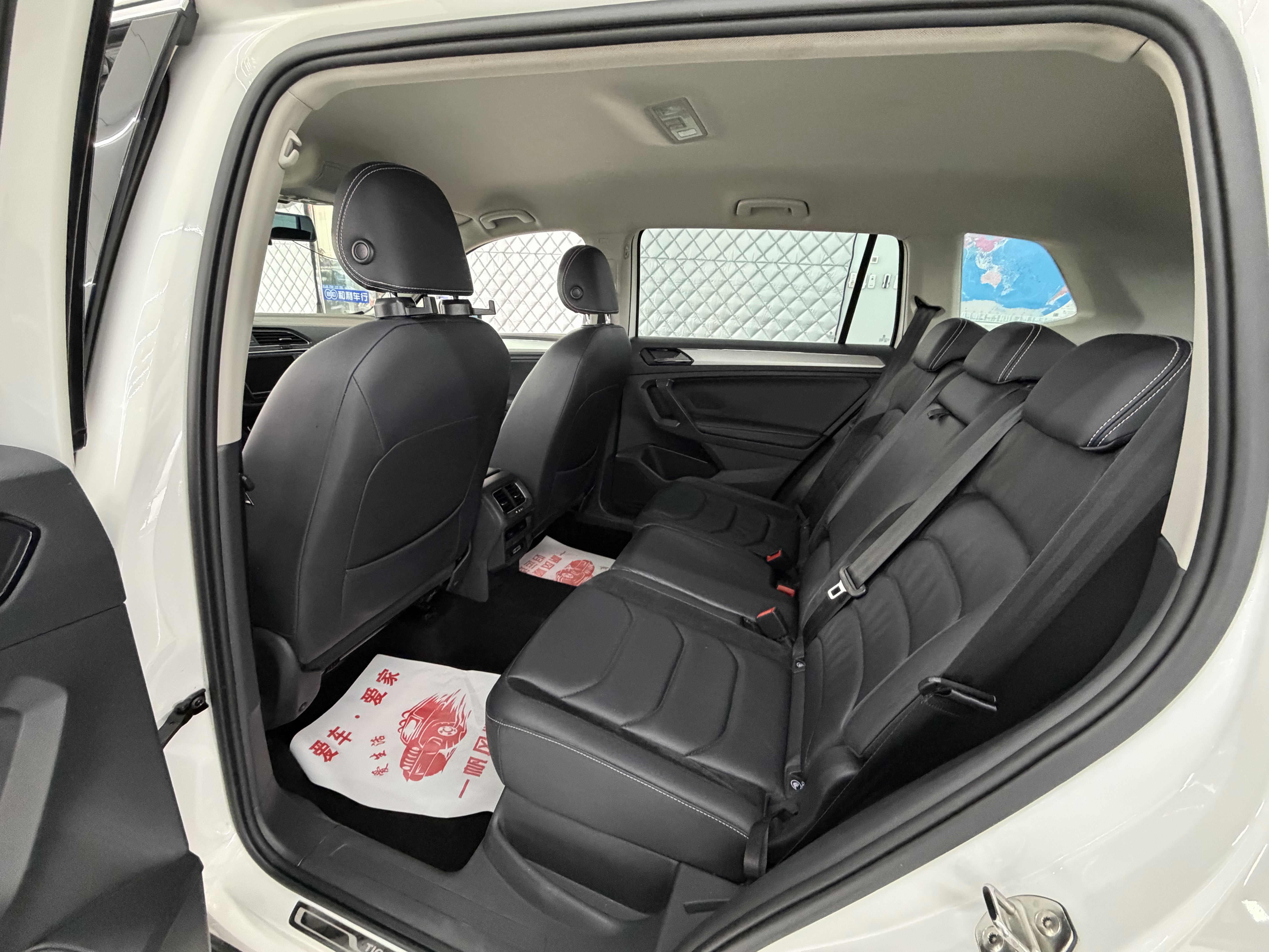 Volkswagen Tiguan L 2018 immagine di auto #9