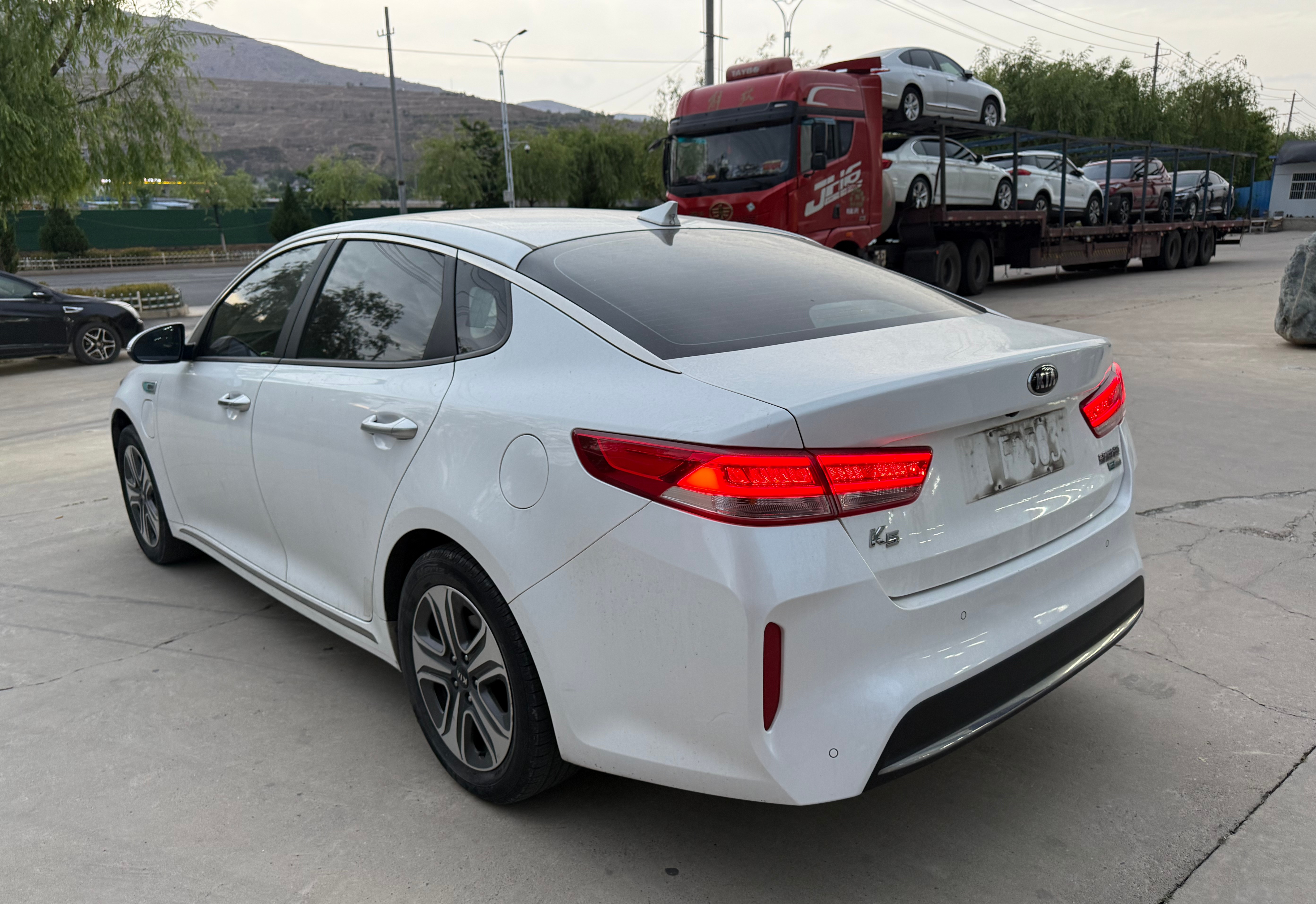 起亚 起亚K5新能源 2018 汽车图片 #9