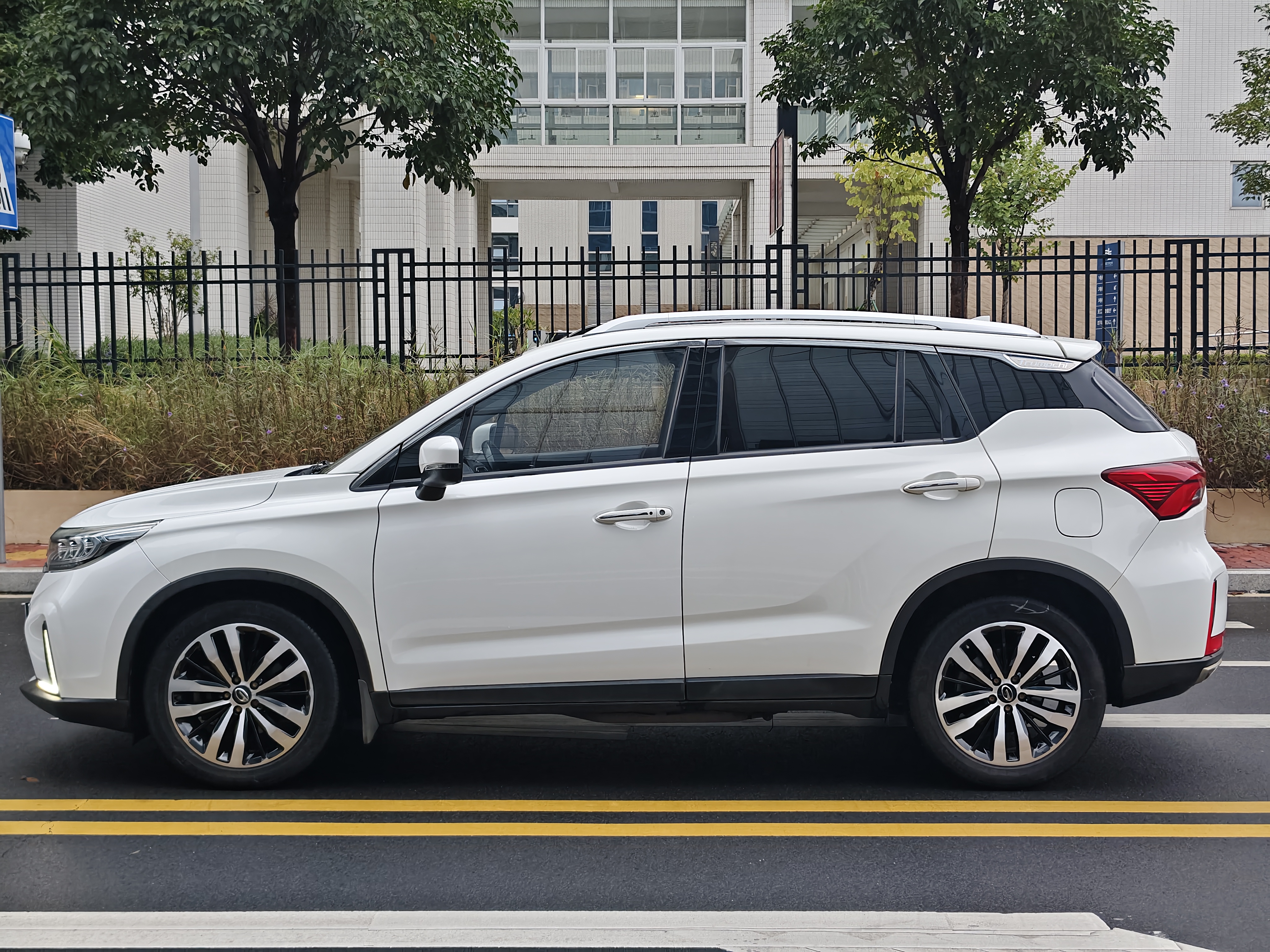 GAC Trumpchi GS4 New Energy 2019 car image #9