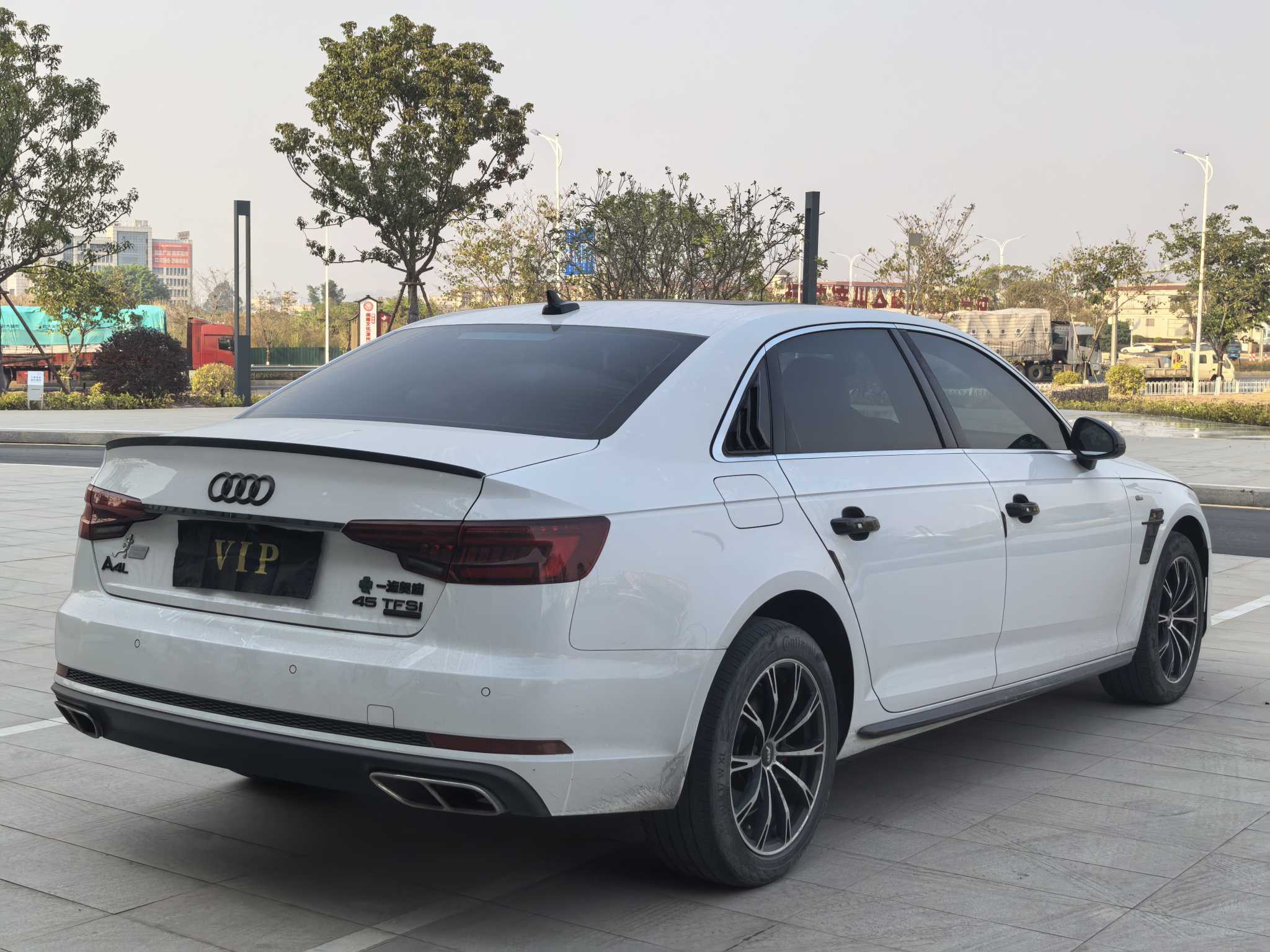 Audi A4L 2020 car image #9