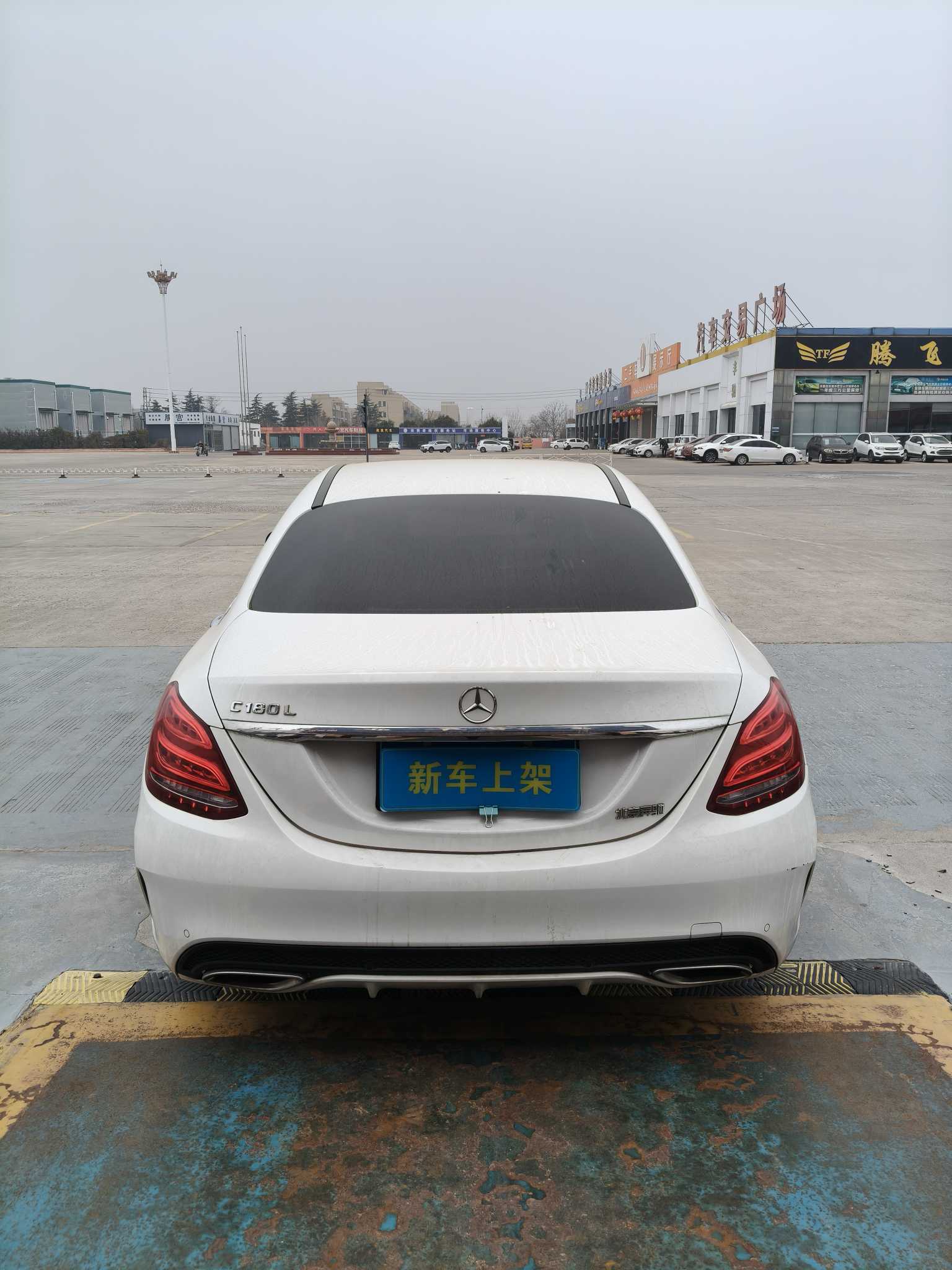 Mercedes-Benz C Class 2018 car image #9