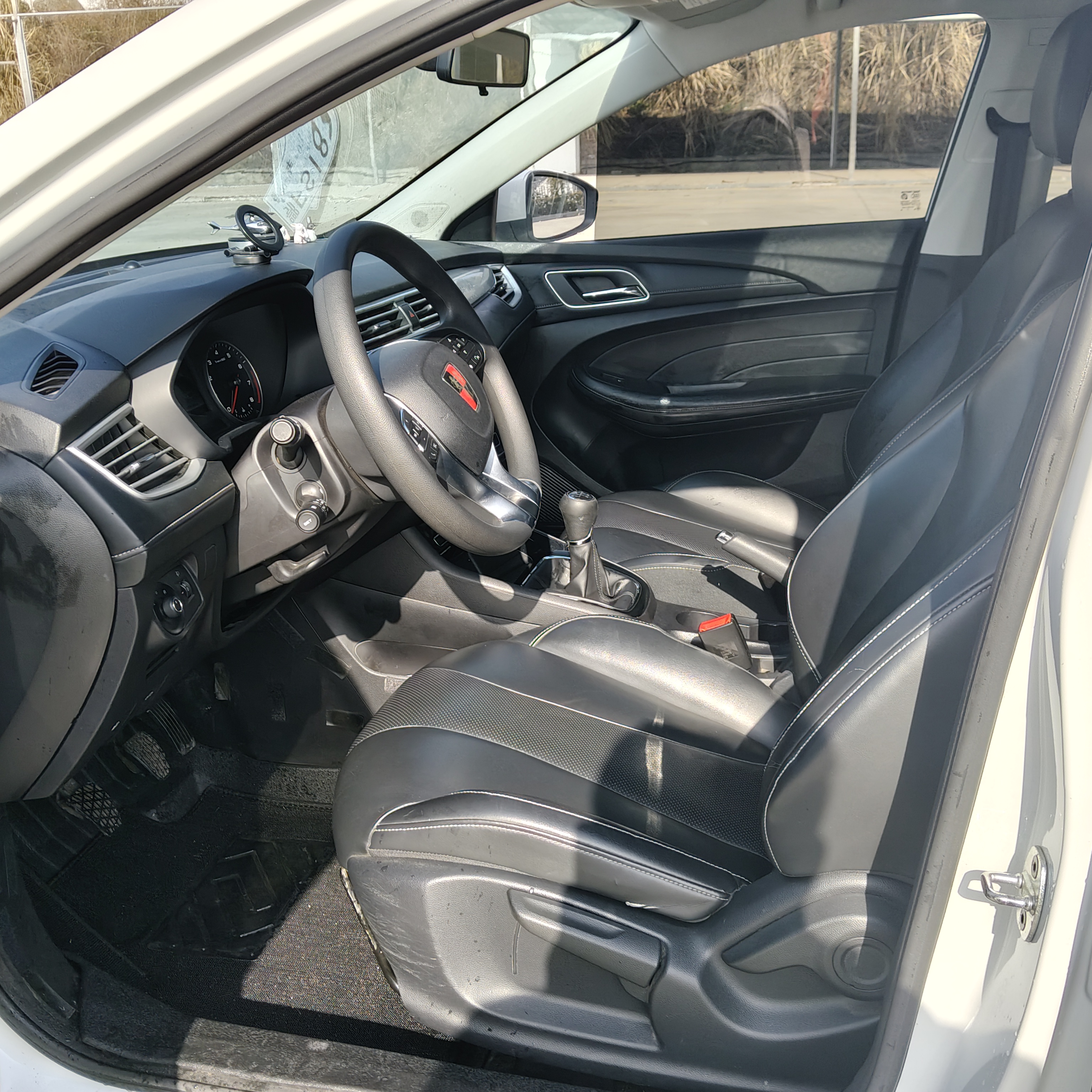 Roewe i5 2018 #9 Roewe i5 2018 car image #9