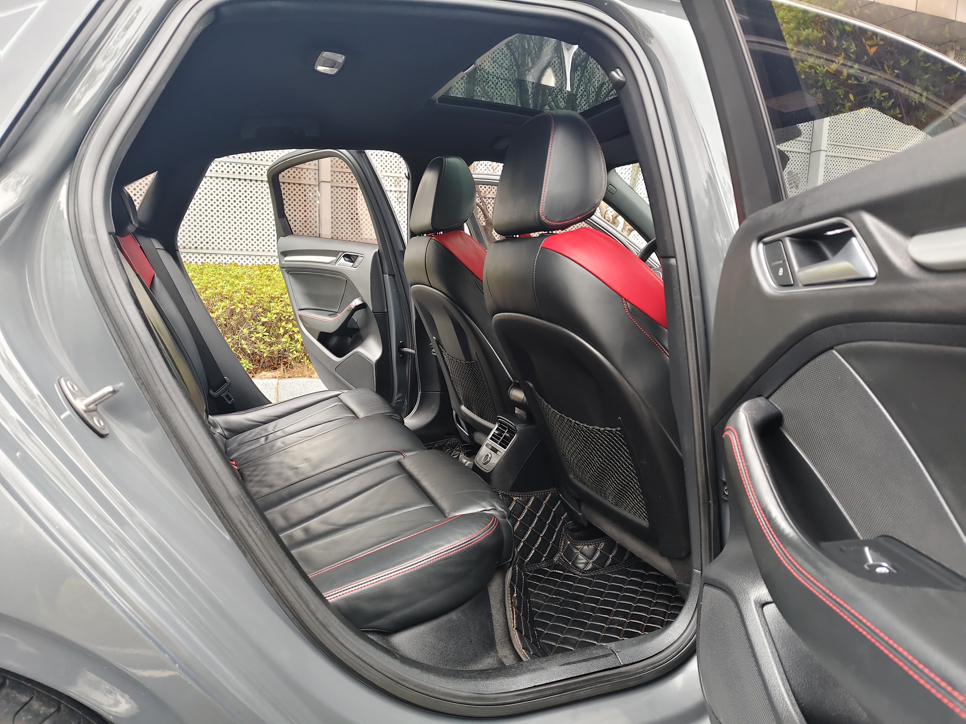 Audi S3 2019 car image #9