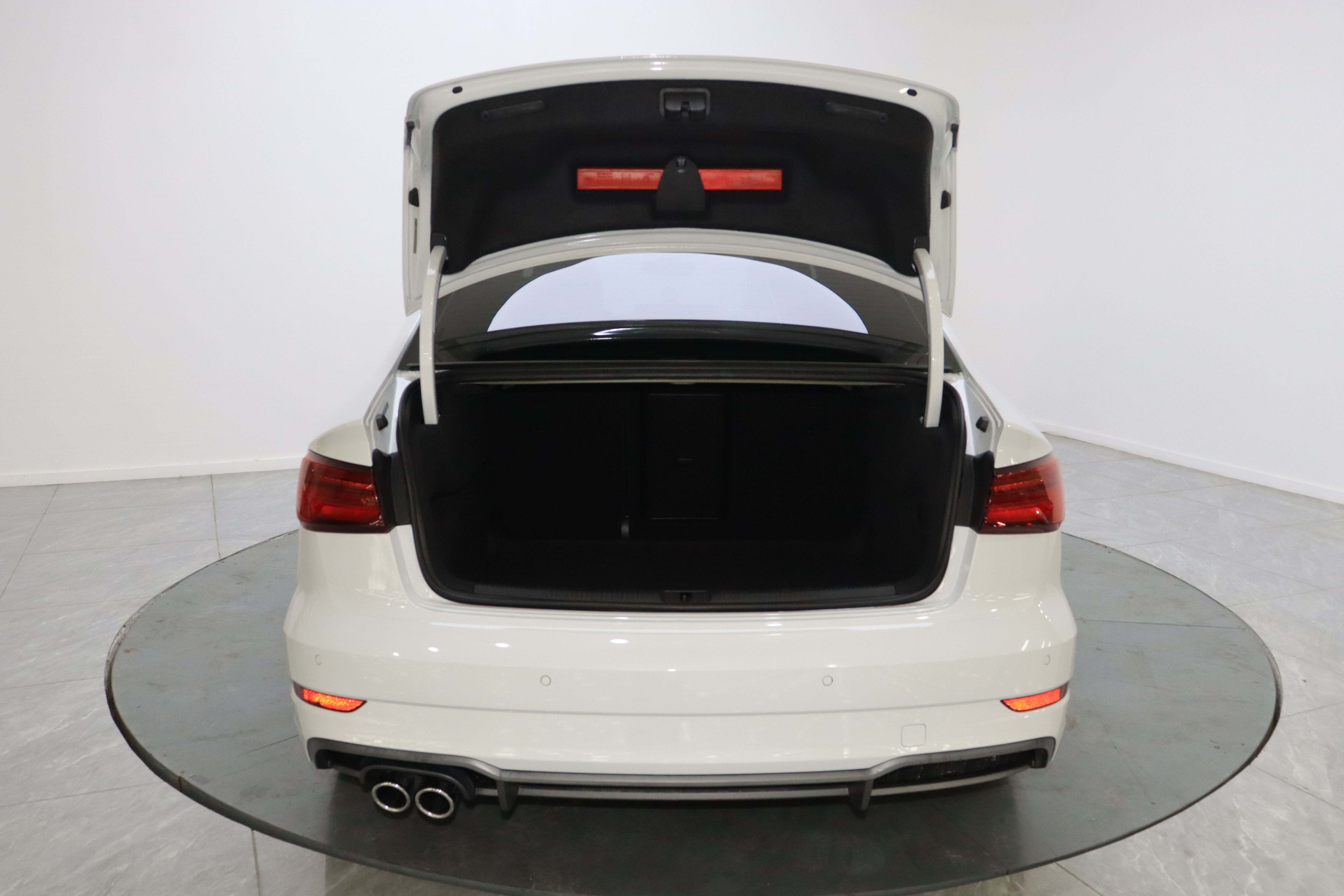 Audi A3 2019 car image #9