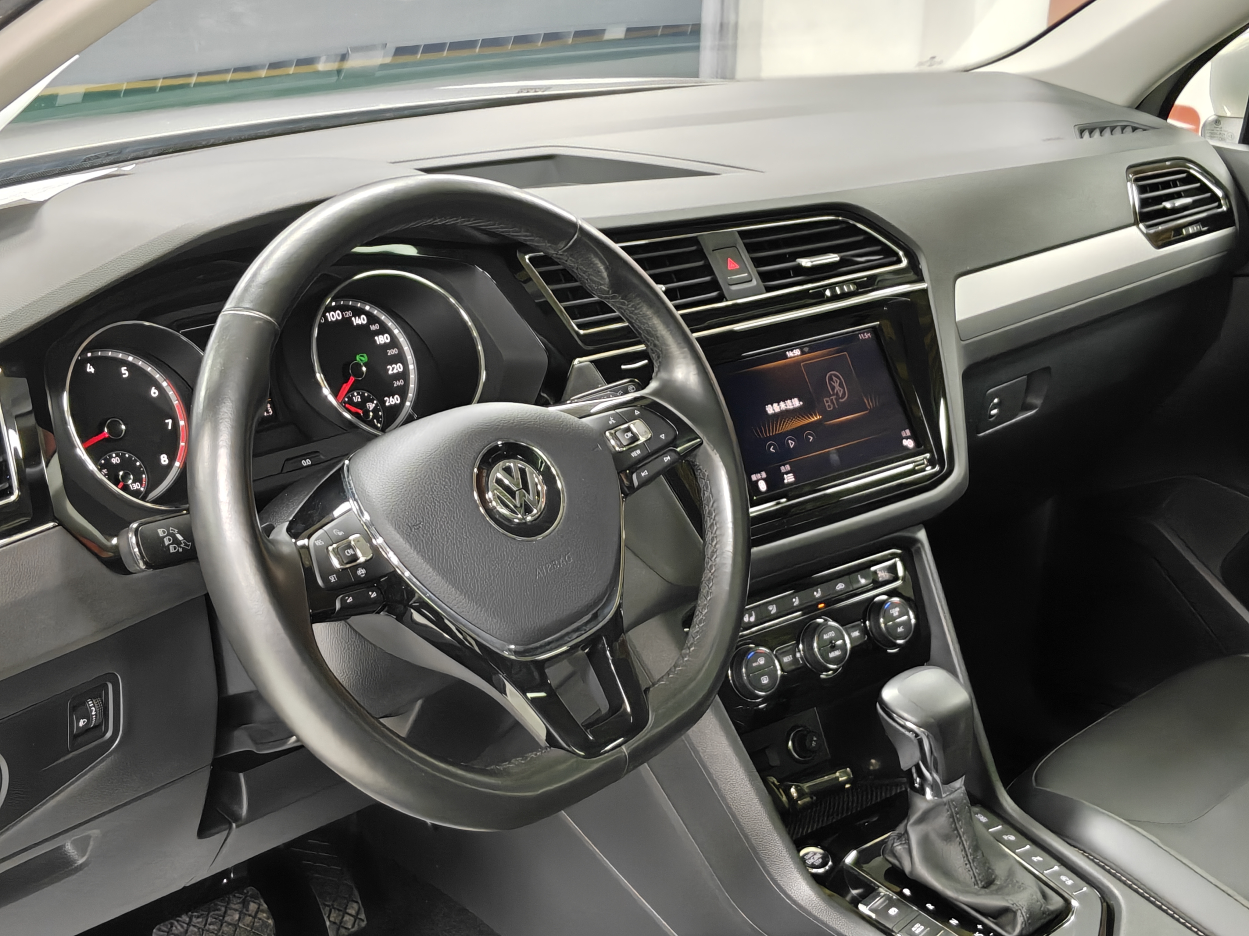 Volkswagen Tiguan L 2019 #9 Volkswagen Tiguan L 2019 car image #9