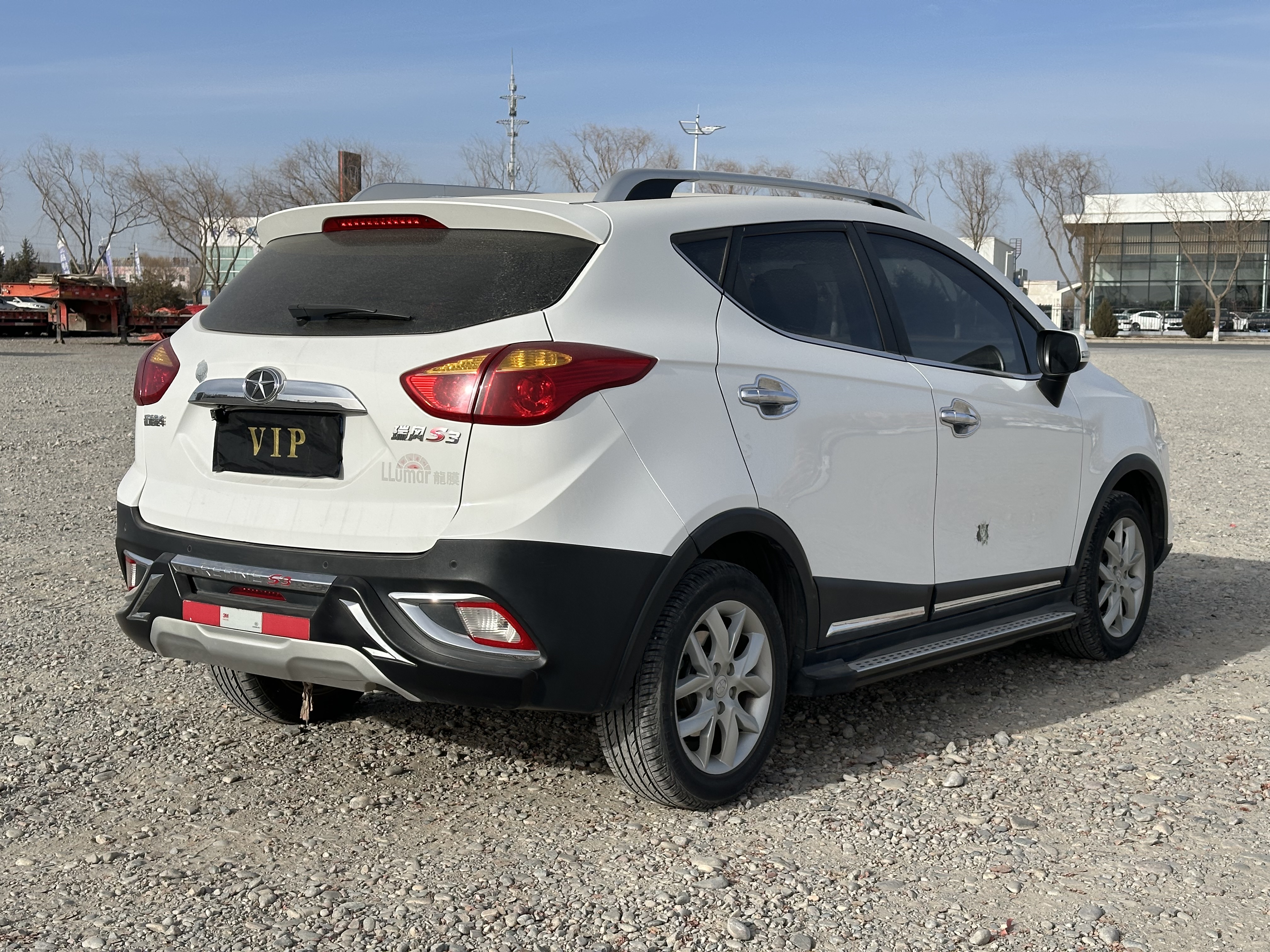 JAC 2015 car image #9