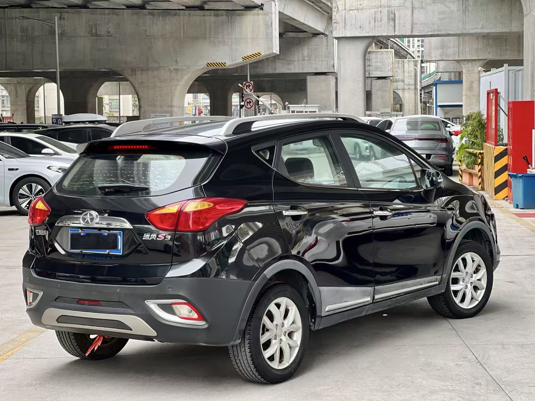 JAC 2015 car image #9