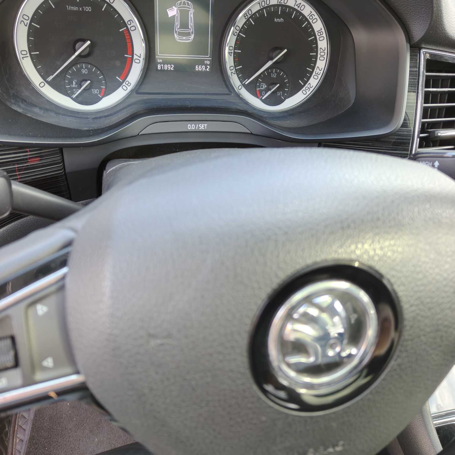 Skoda Kodiaq 2018 imagem de carro #9