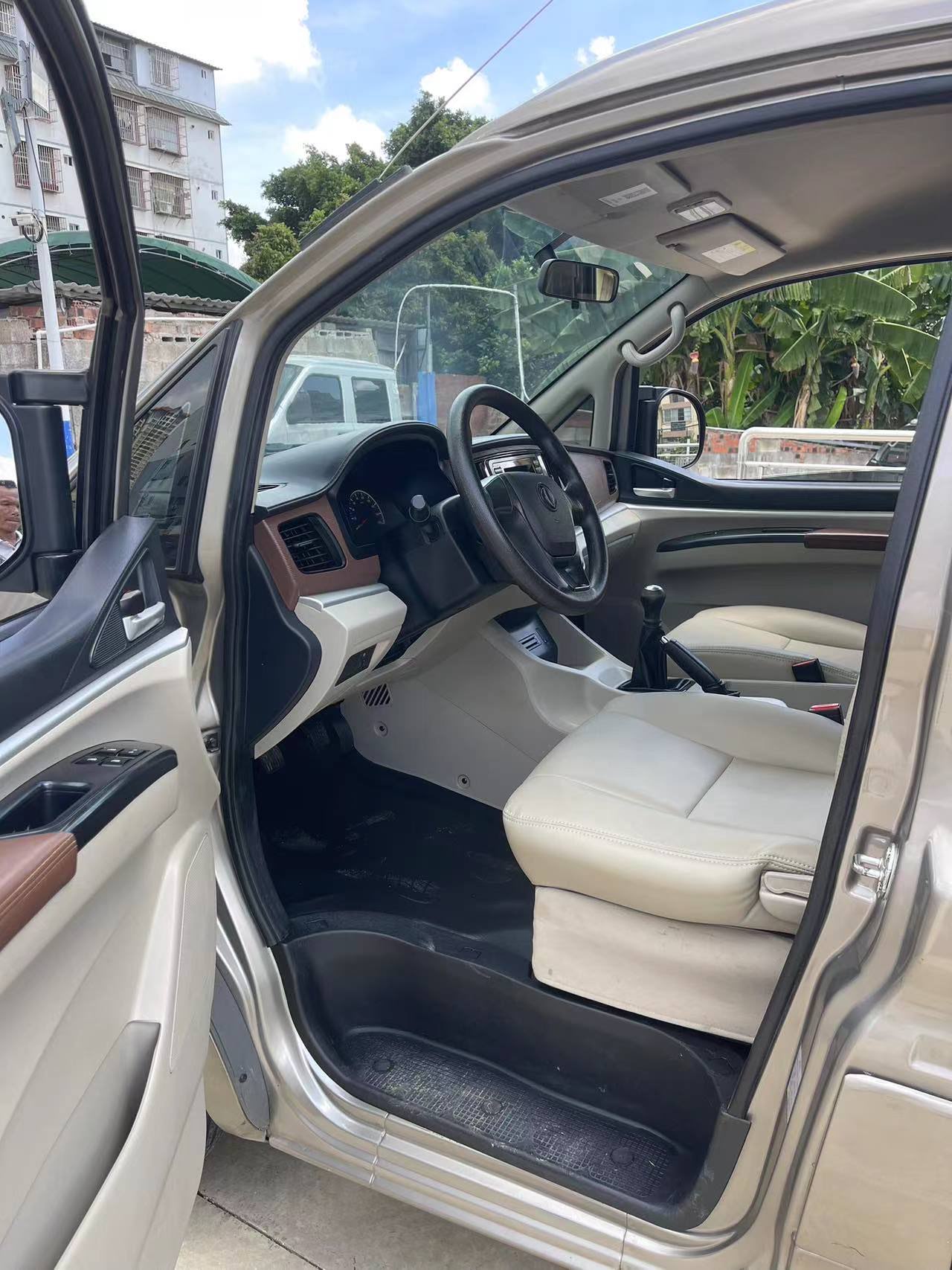 Forthing M6 2020 immagine di auto #9