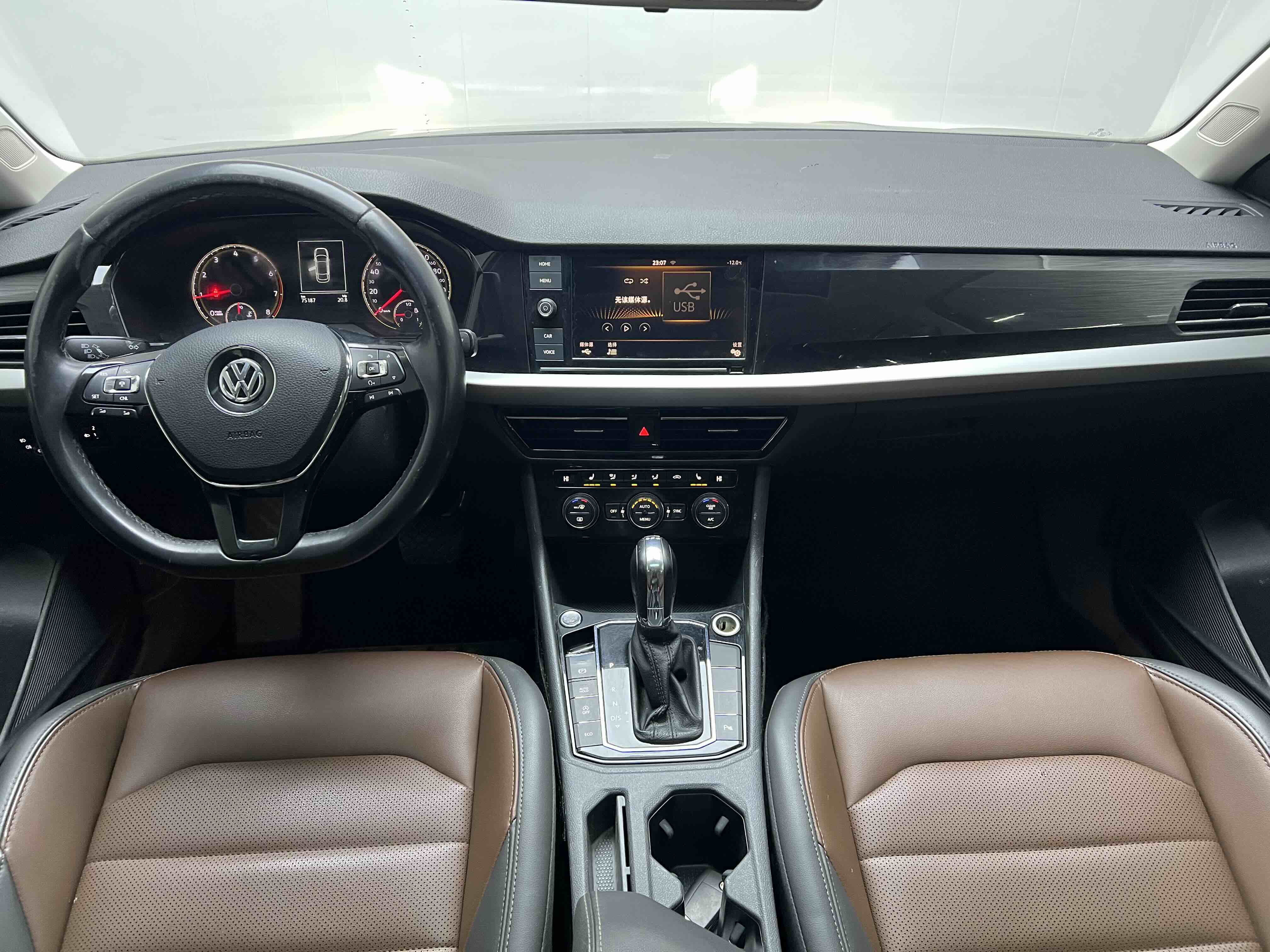 Volkswagen Lavida 2019 #9 Volkswagen Lavida 2019 car image #9