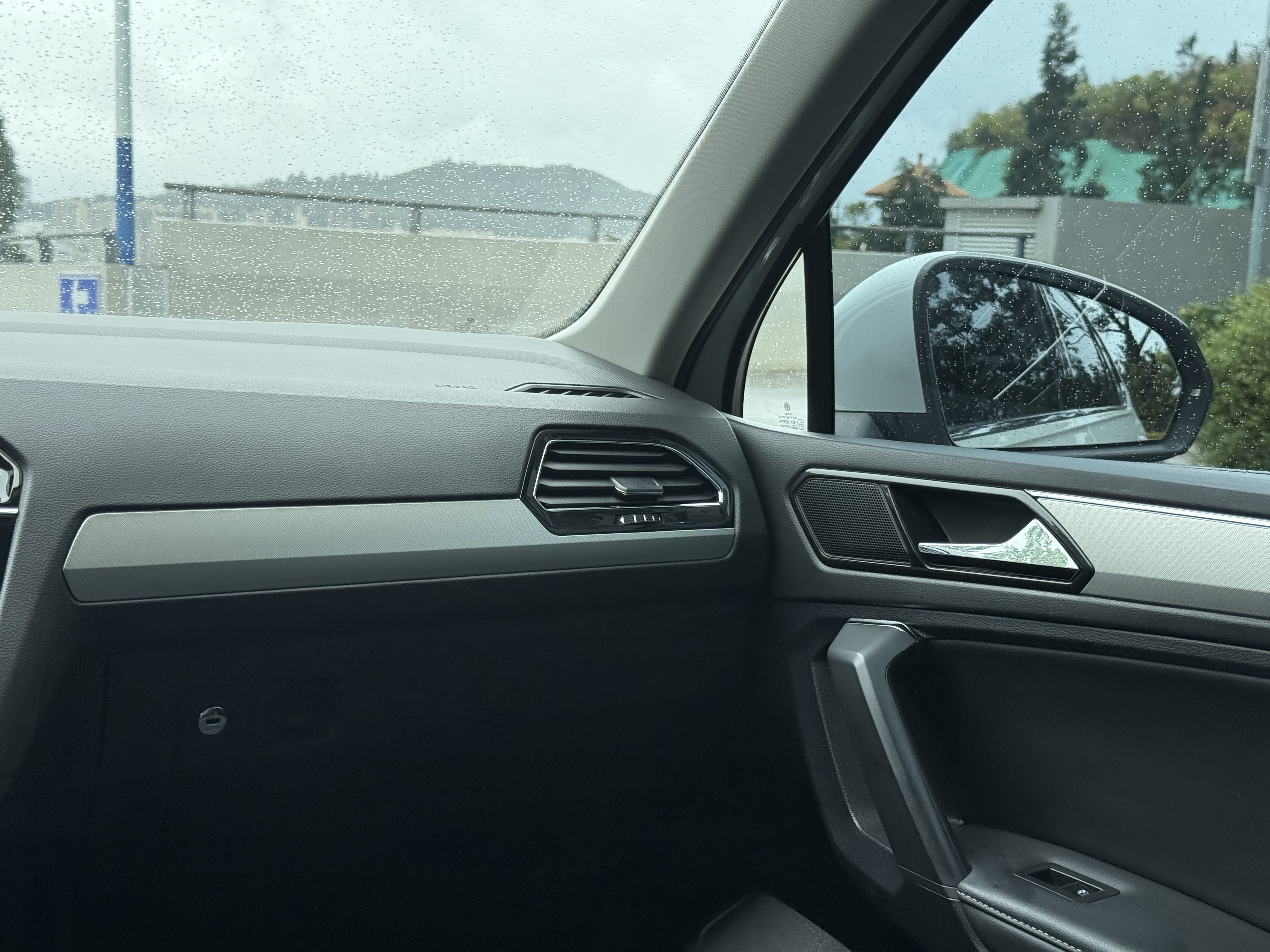 Volkswagen Tiguan L 2019 #9 Volkswagen Tiguan L 2019 car image #9