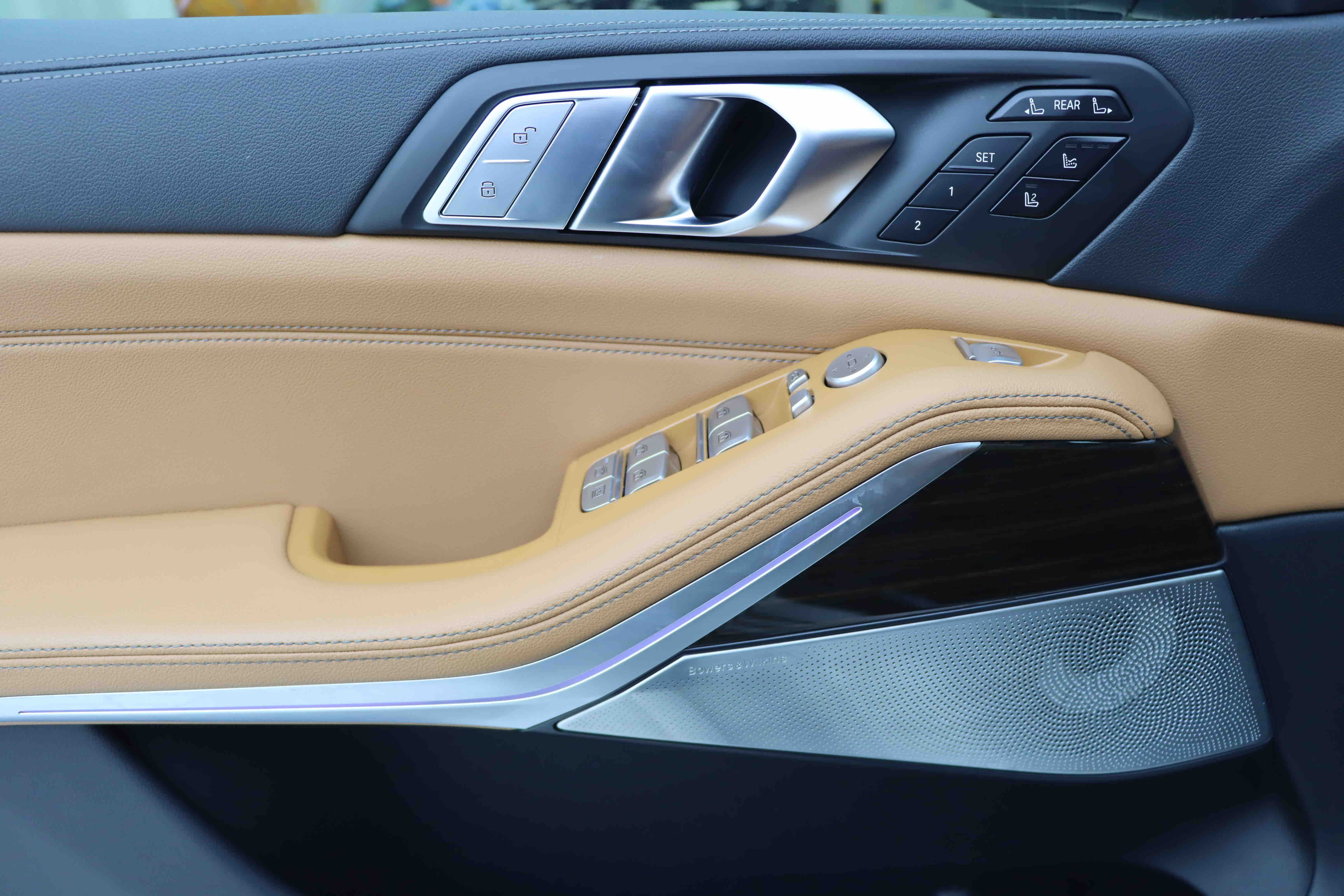 BMW 2020 car image #9
