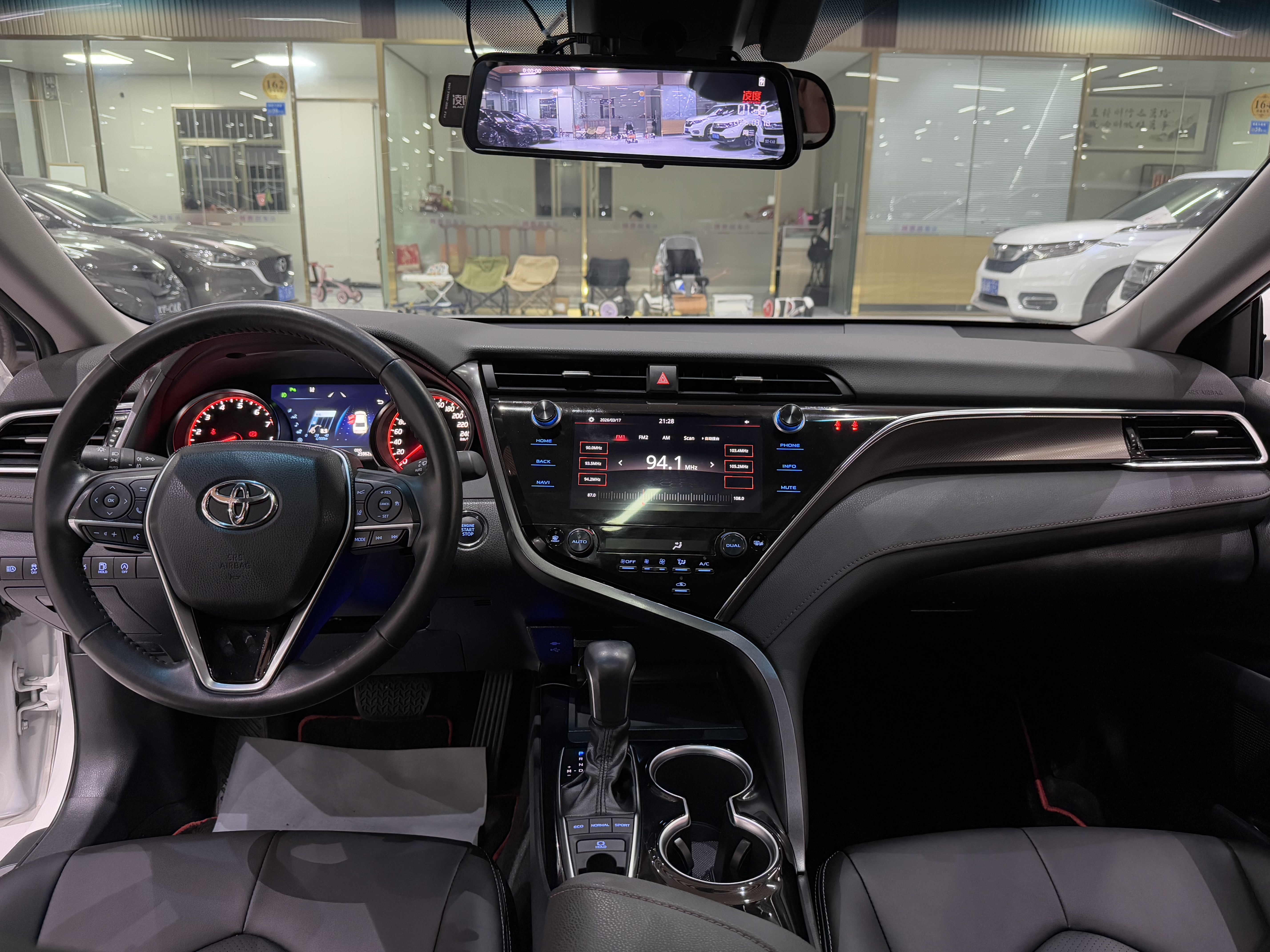 Toyota Camry 2020 car image #9