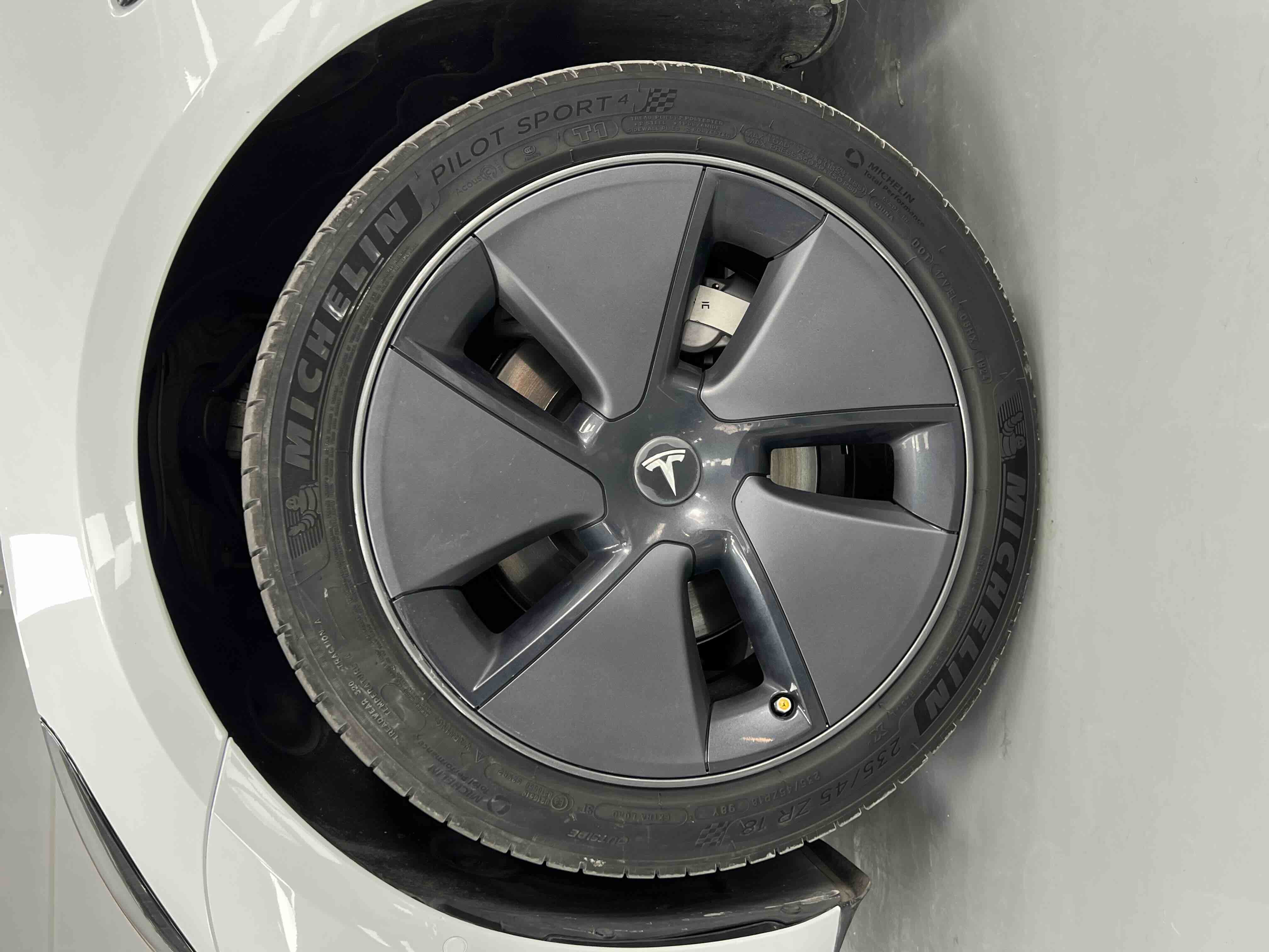 特斯拉 Model 3(进口) 2019 汽车图片 #9