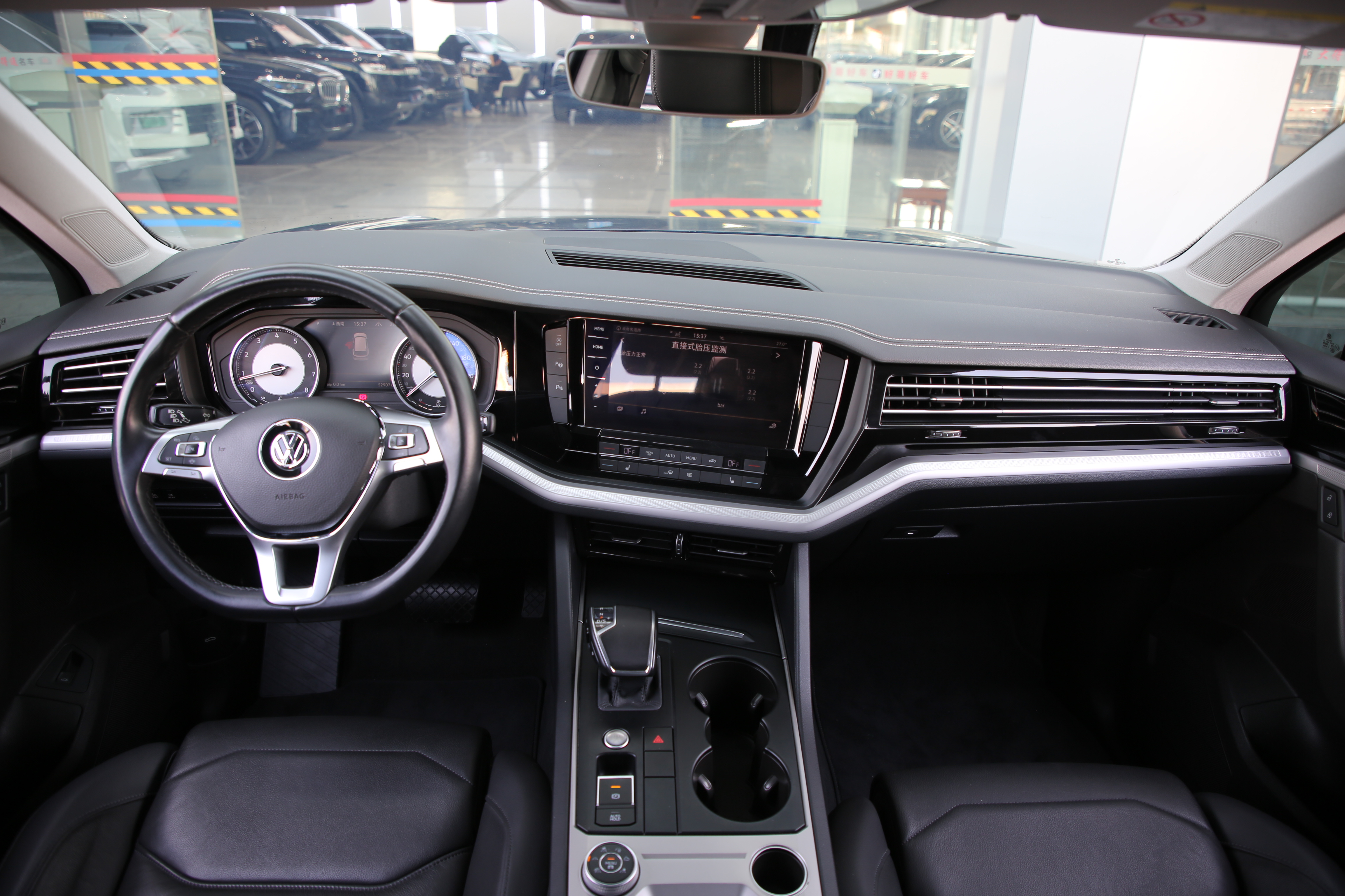 Volkswagen Touareg 2020 car image #9