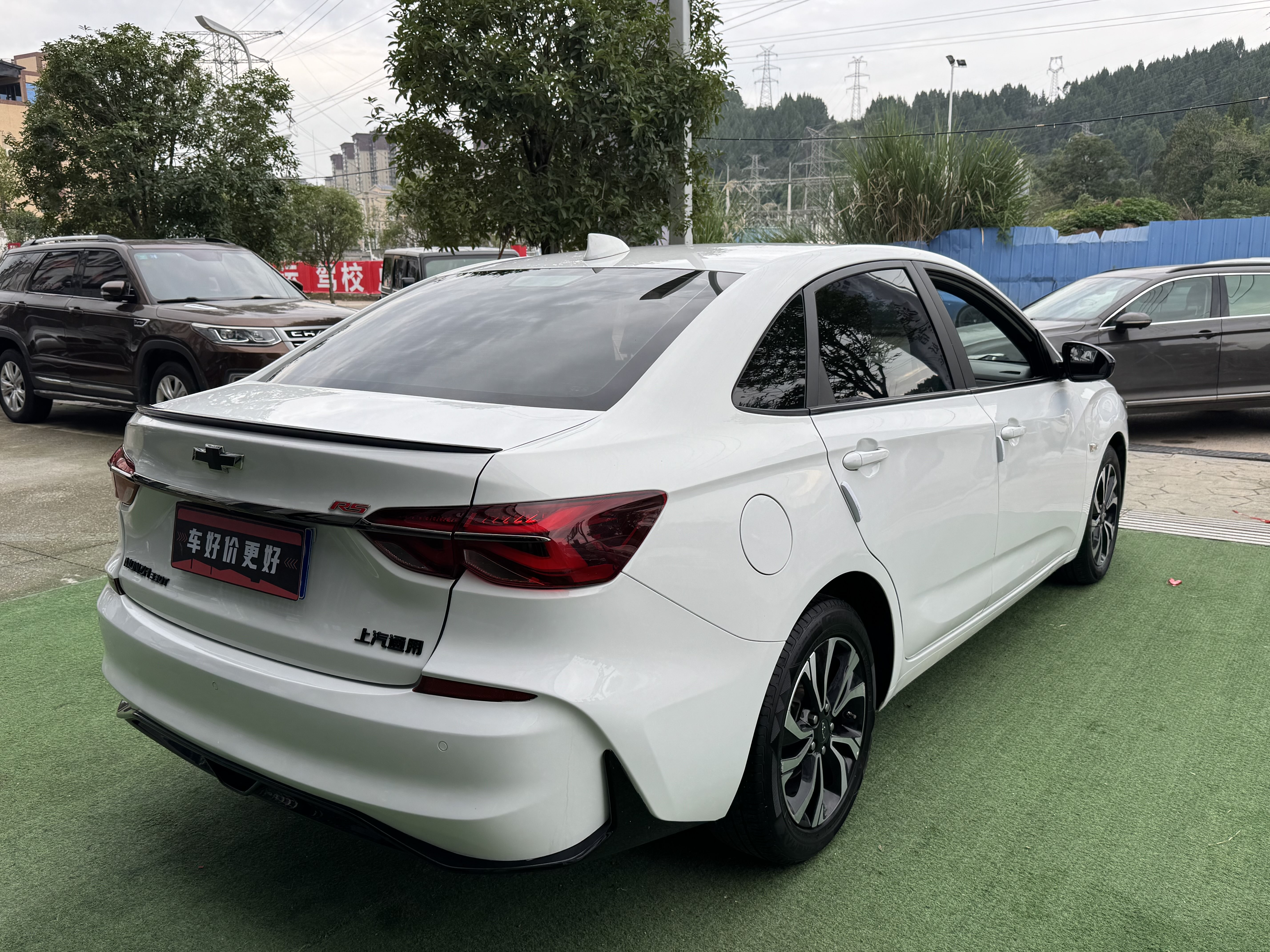 Chevrolet 2020 car image #9