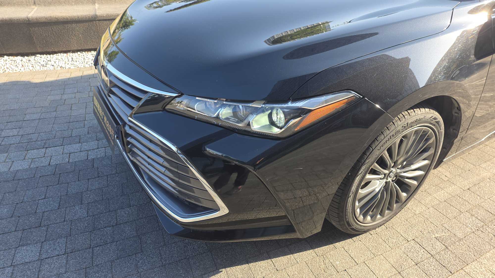 Toyota Avalon 2019 car image #9