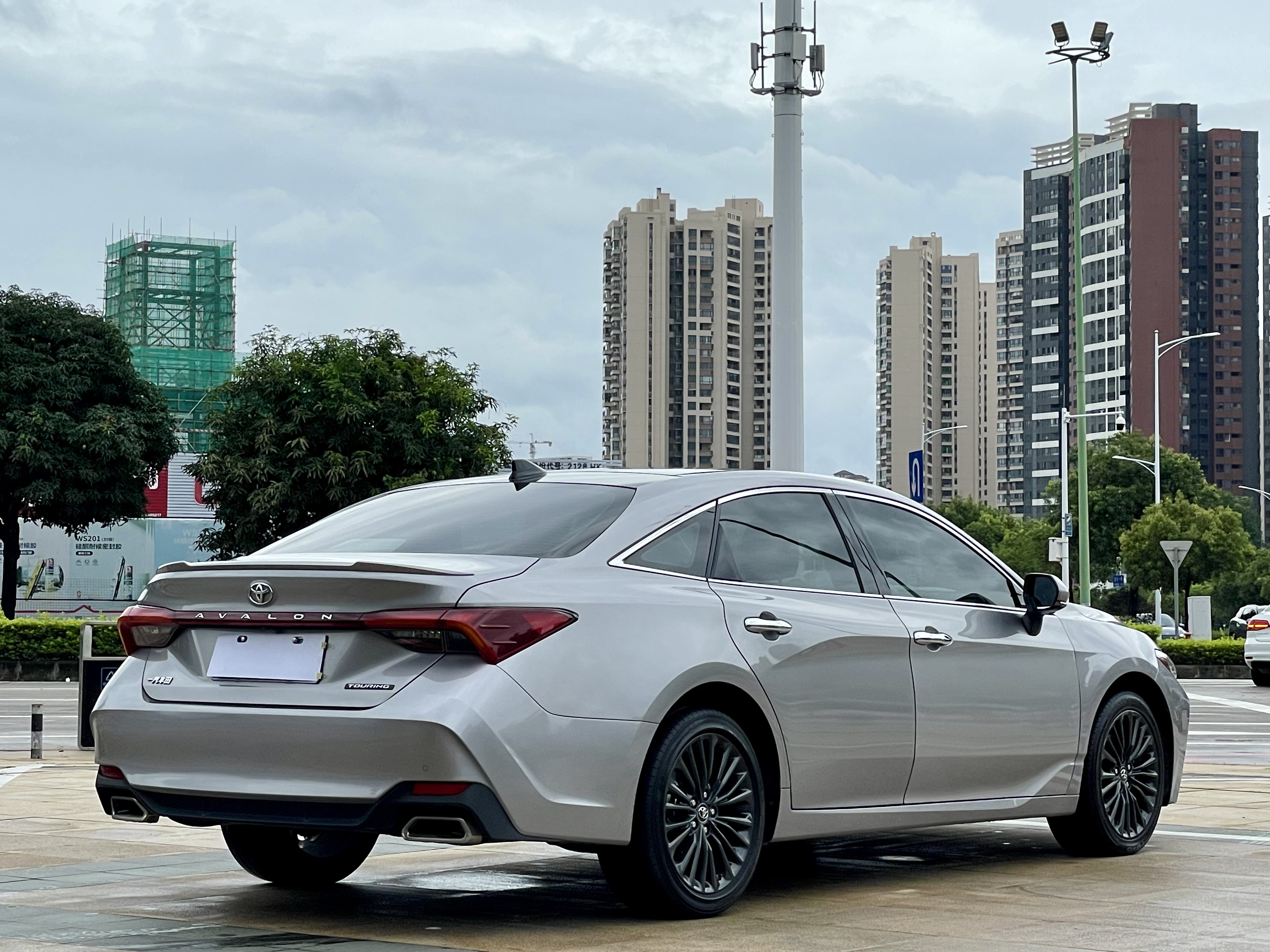 Toyota Avalon 2021 car image #9