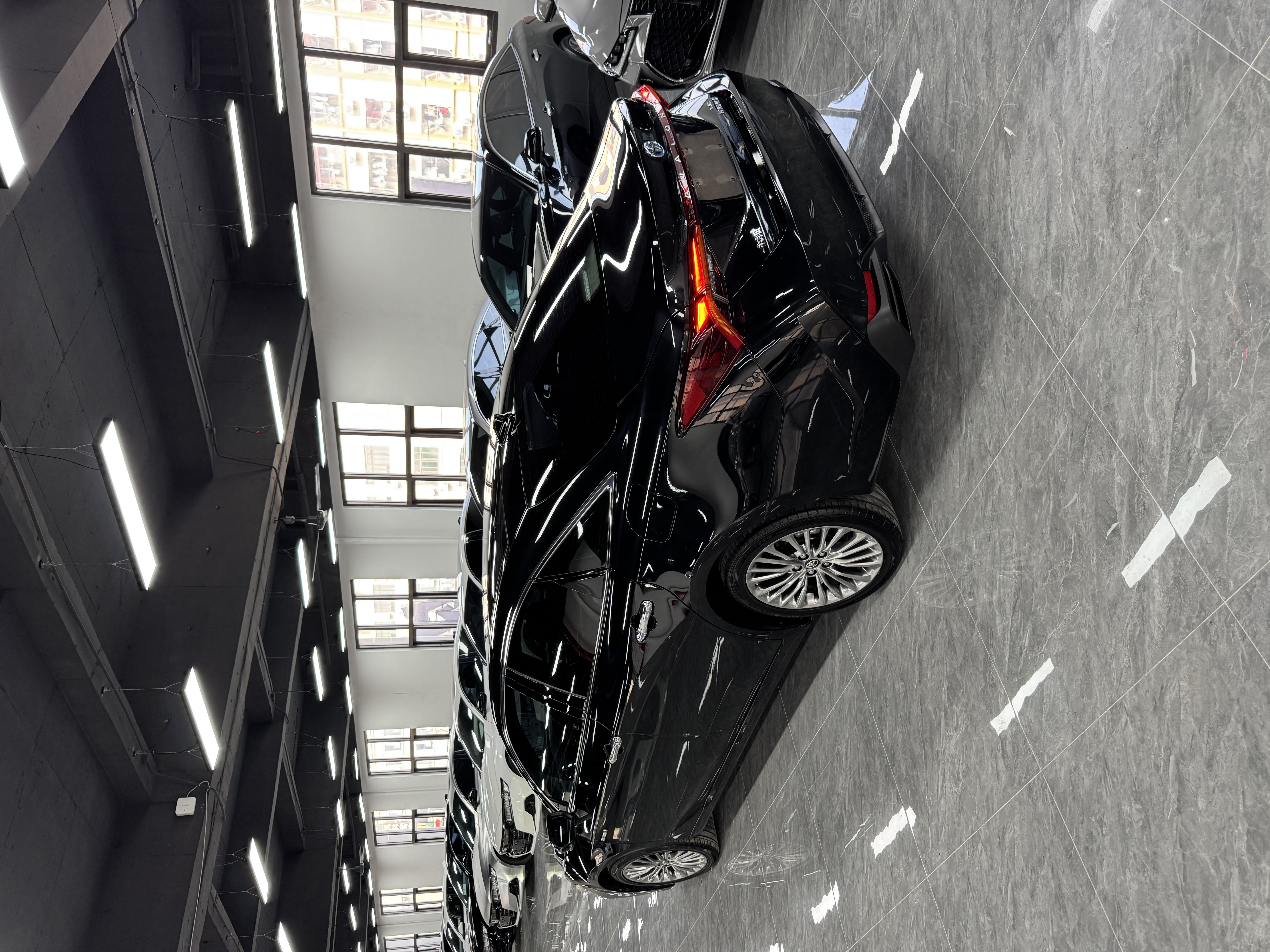 Toyota Avalon 2019 car image #9