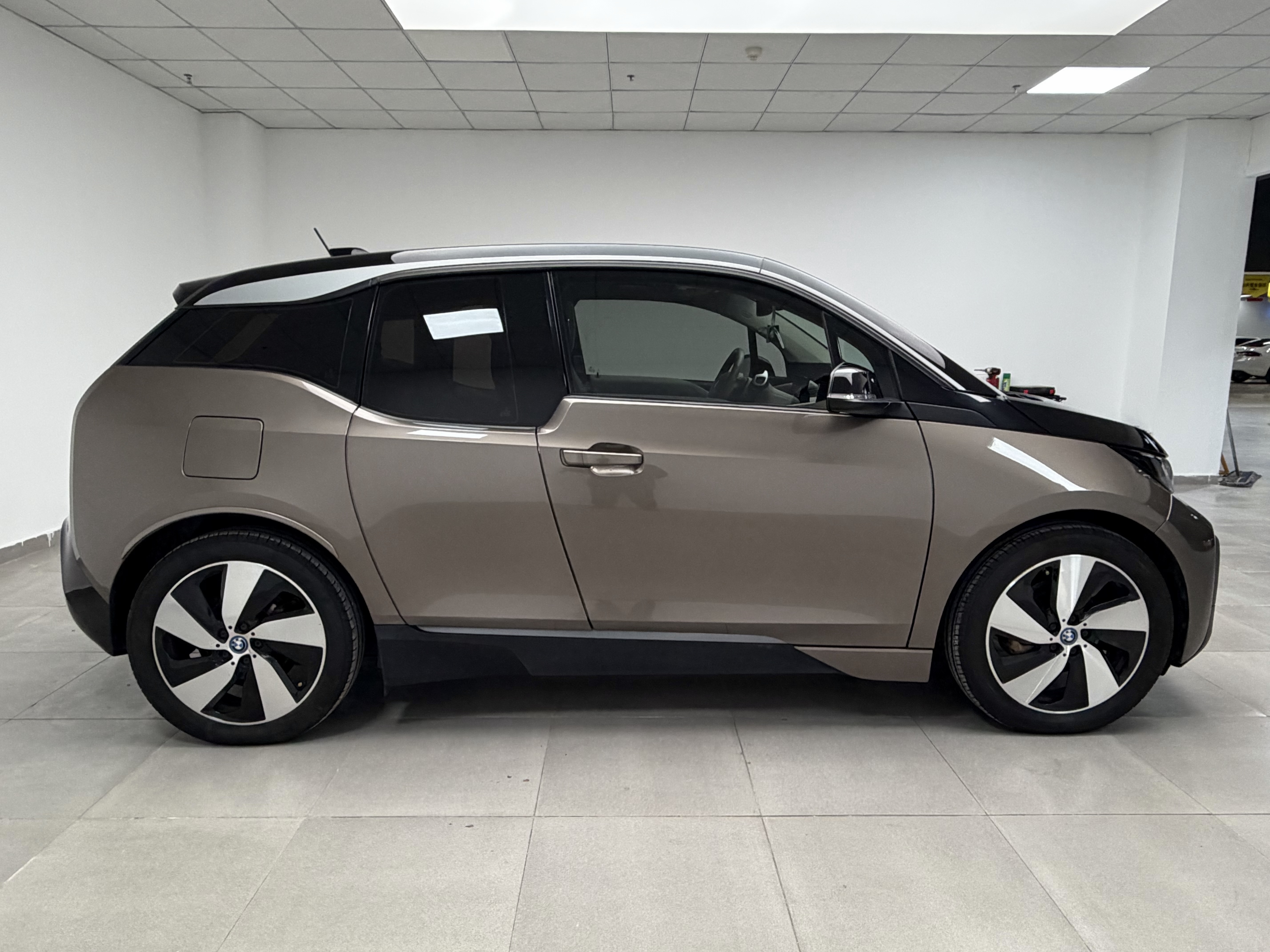 BMW i3 (Imported) 2019 #9 BMW i3 (Imported) 2019 car image #9