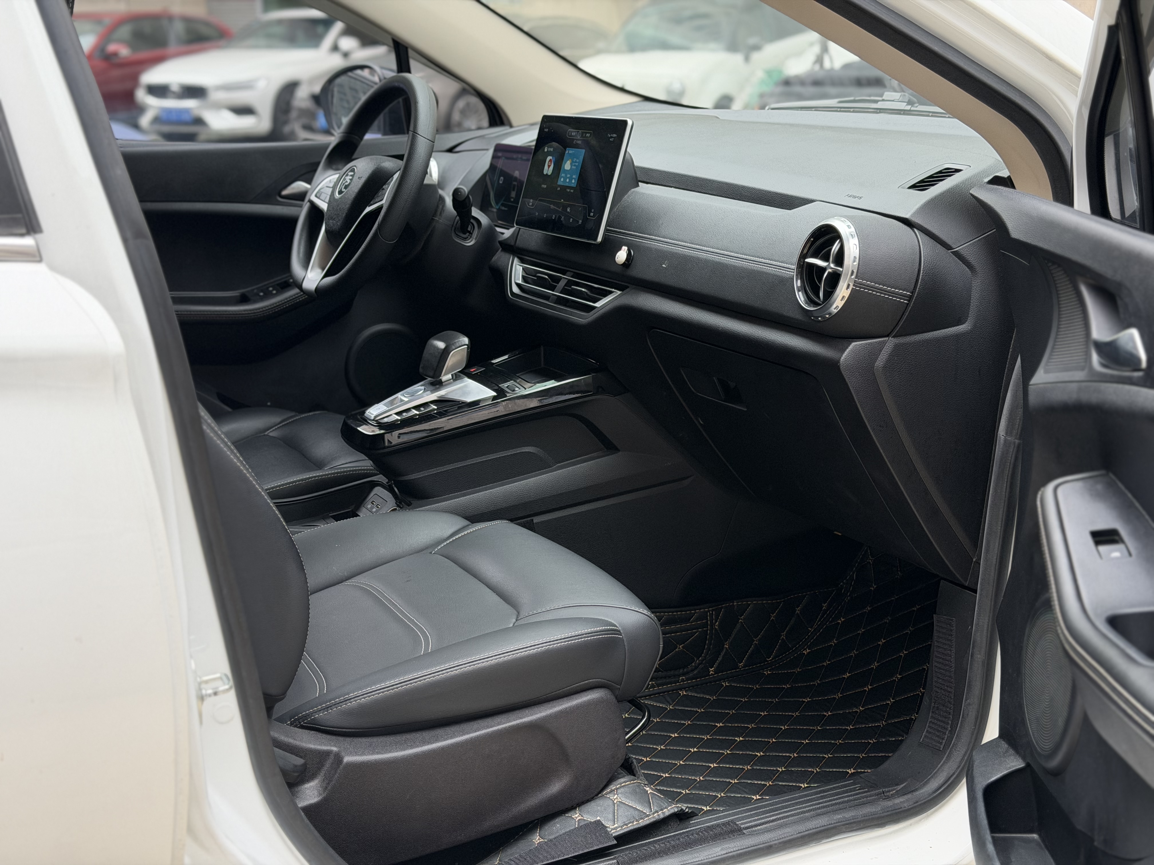 BYD Yuan New Energy 2019 car image #9