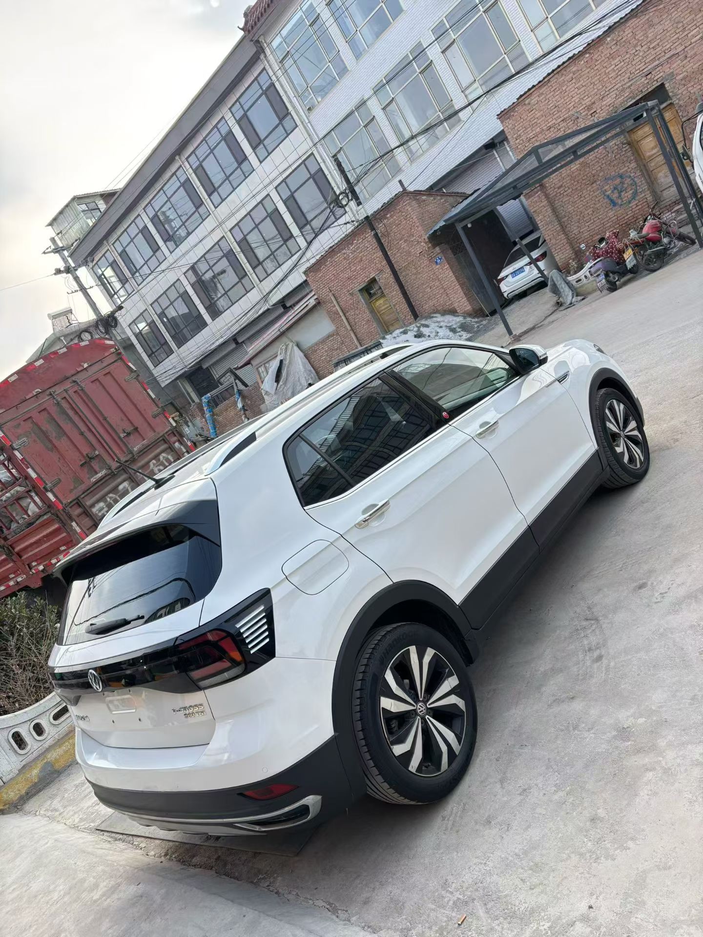 Volkswagen T-Cross 2019 car image #9