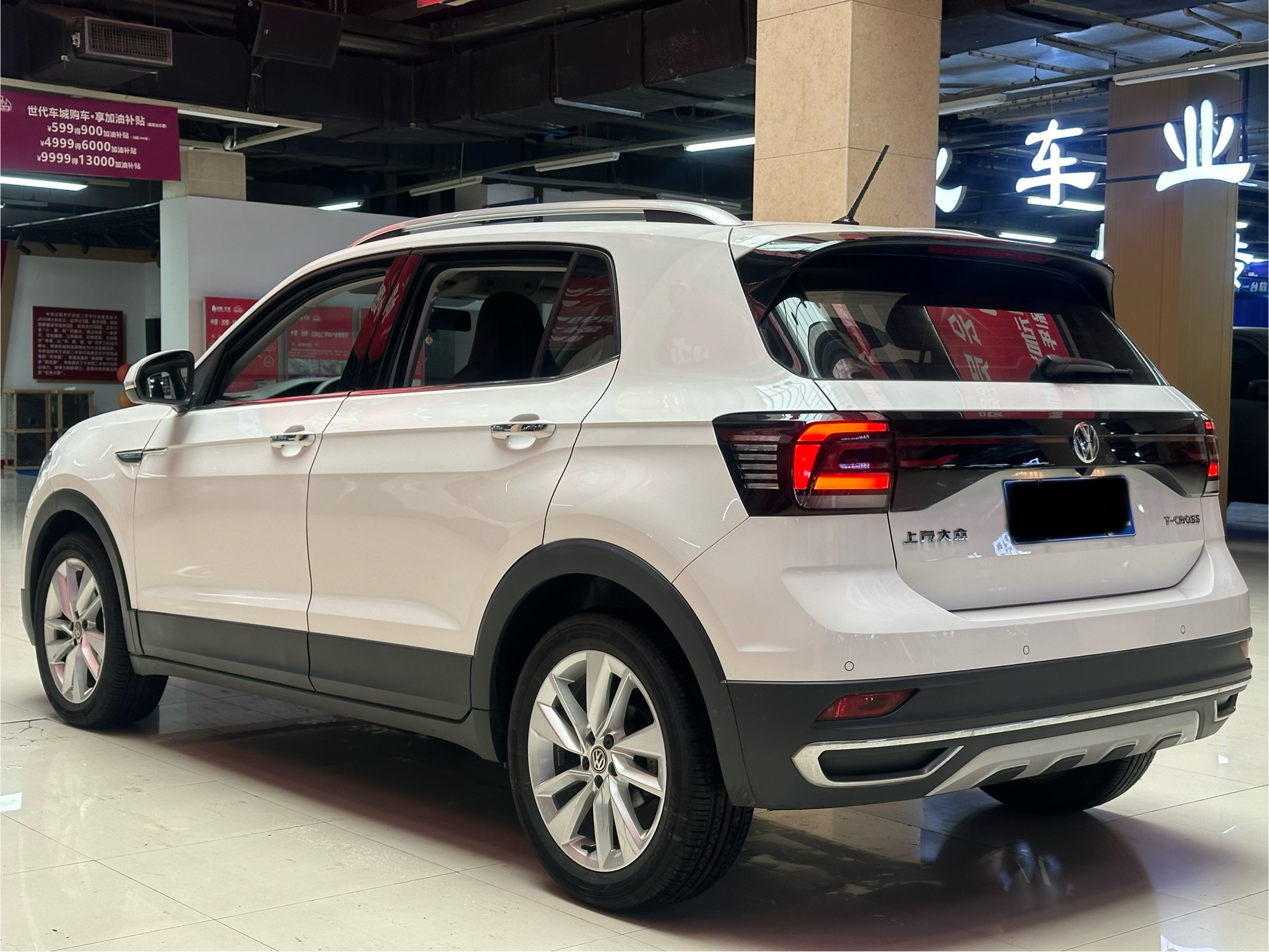 Volkswagen T-Cross 2019 car image #9