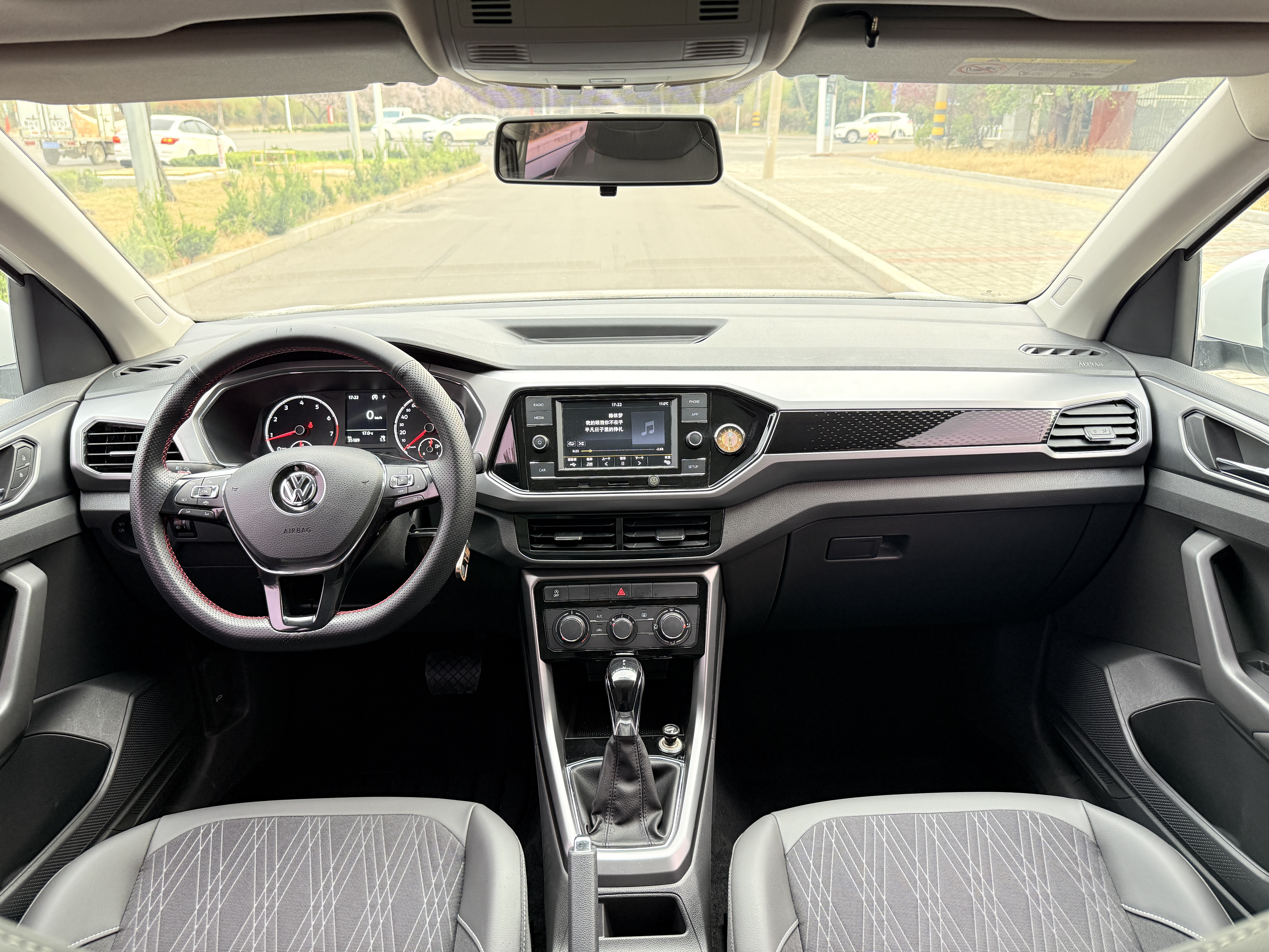 Volkswagen T-Cross 2020 #9 Volkswagen T-Cross 2020 car image #9